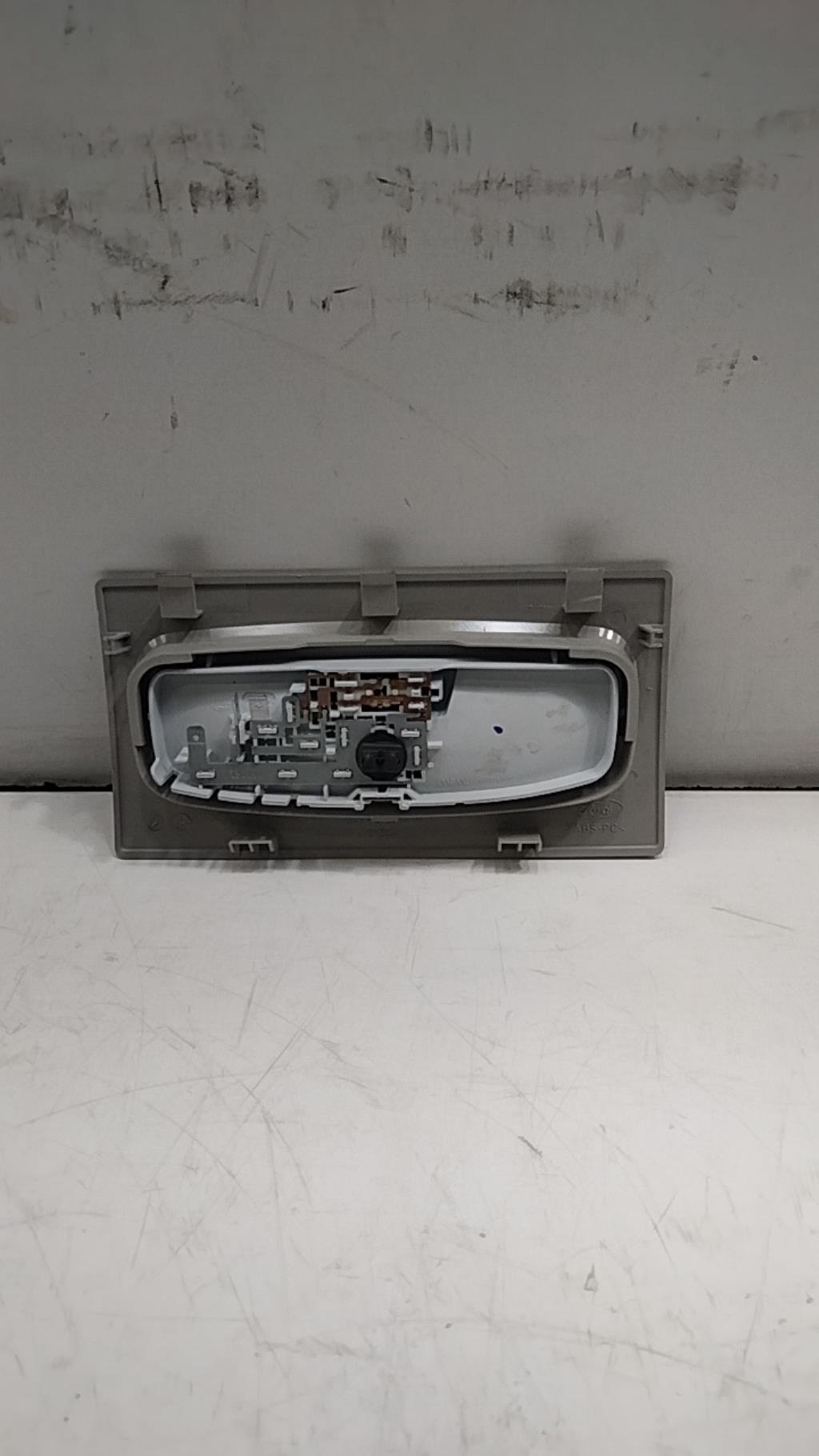 Eclairage de plafonnier FORD FIESTA 6 PHASE 1 Diesel - 1