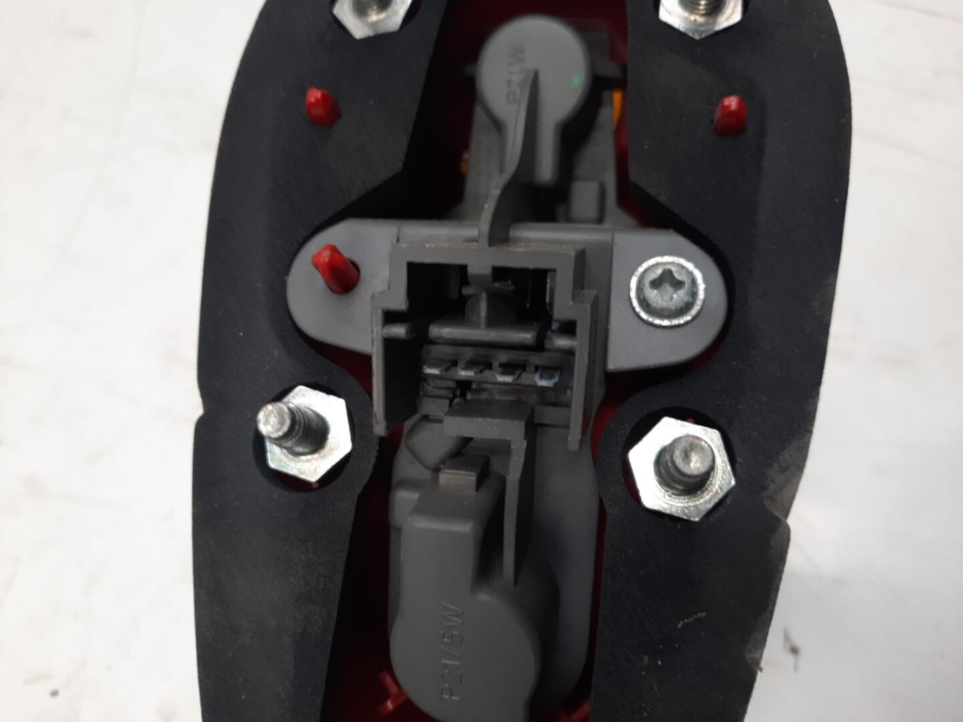 Fanale posteriore principale destro (luci) ALFA ROMEO 147 PHASE 2 Diésel - 1