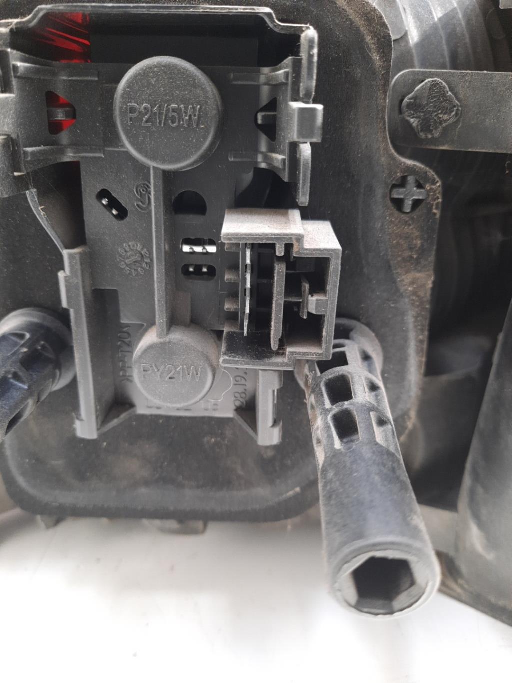 Fanale posteriore principale destro (luci) FIAT STILO BREAK  - 1
