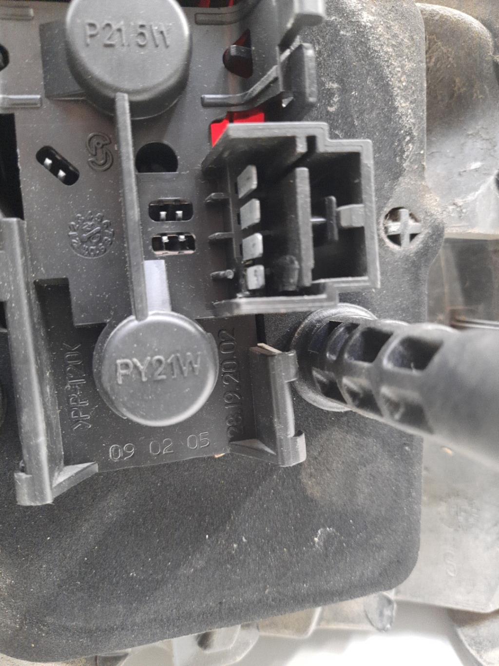 Fanale posteriore principale sinistro (luci) FIAT STILO BREAK  - 1