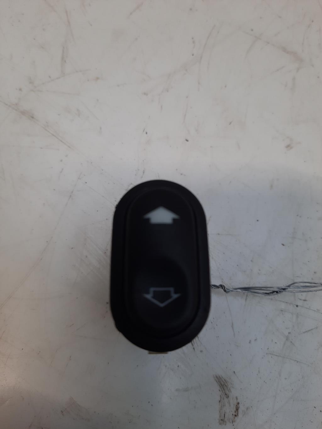 Interruttore lavacristalli posteriore destro FORD MONDEO 1 PHASE 2  - 1