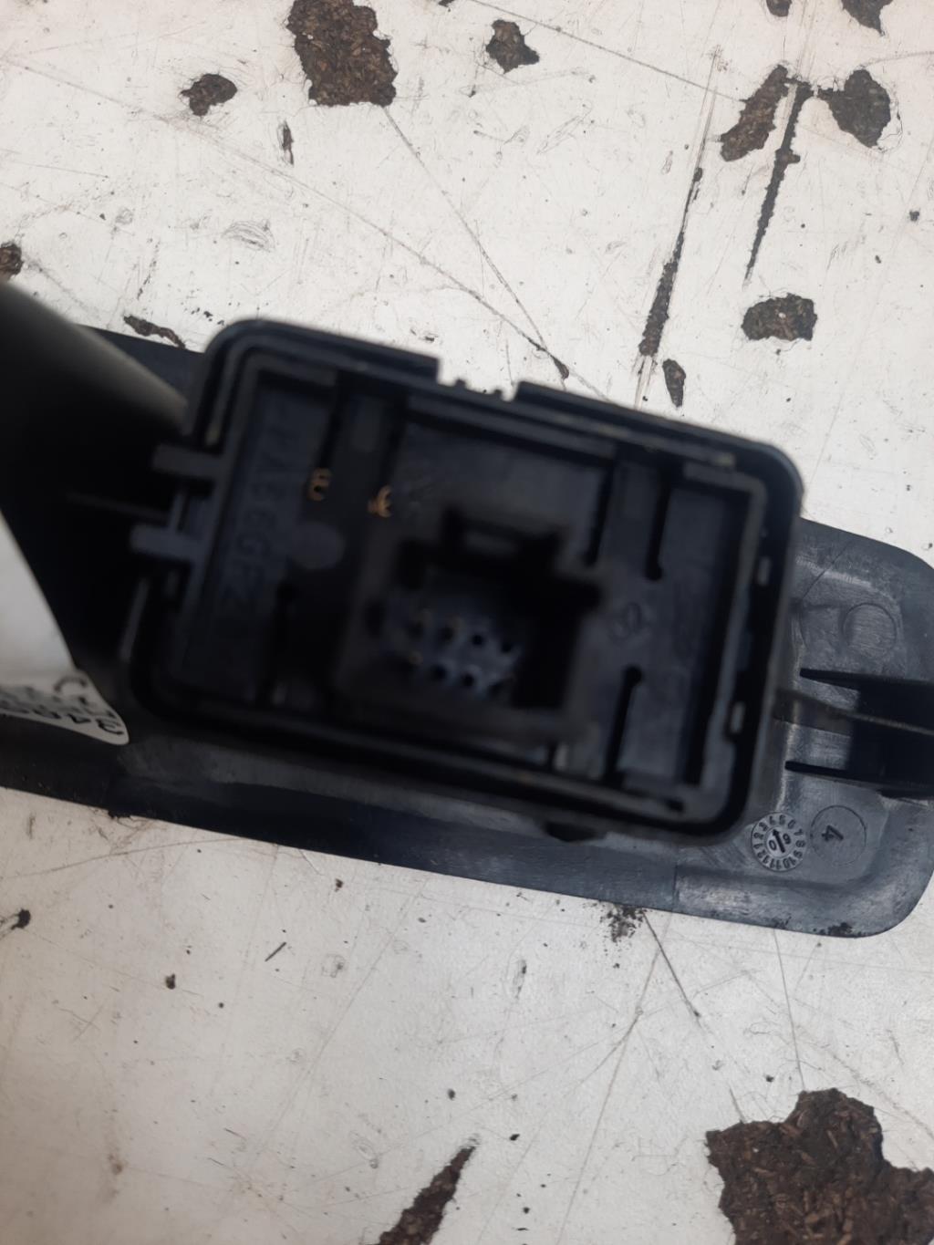 Interruttore lavacristalli posteriore destro RENAULT MEGANE 3 PHASE 1 Diésel - 1
