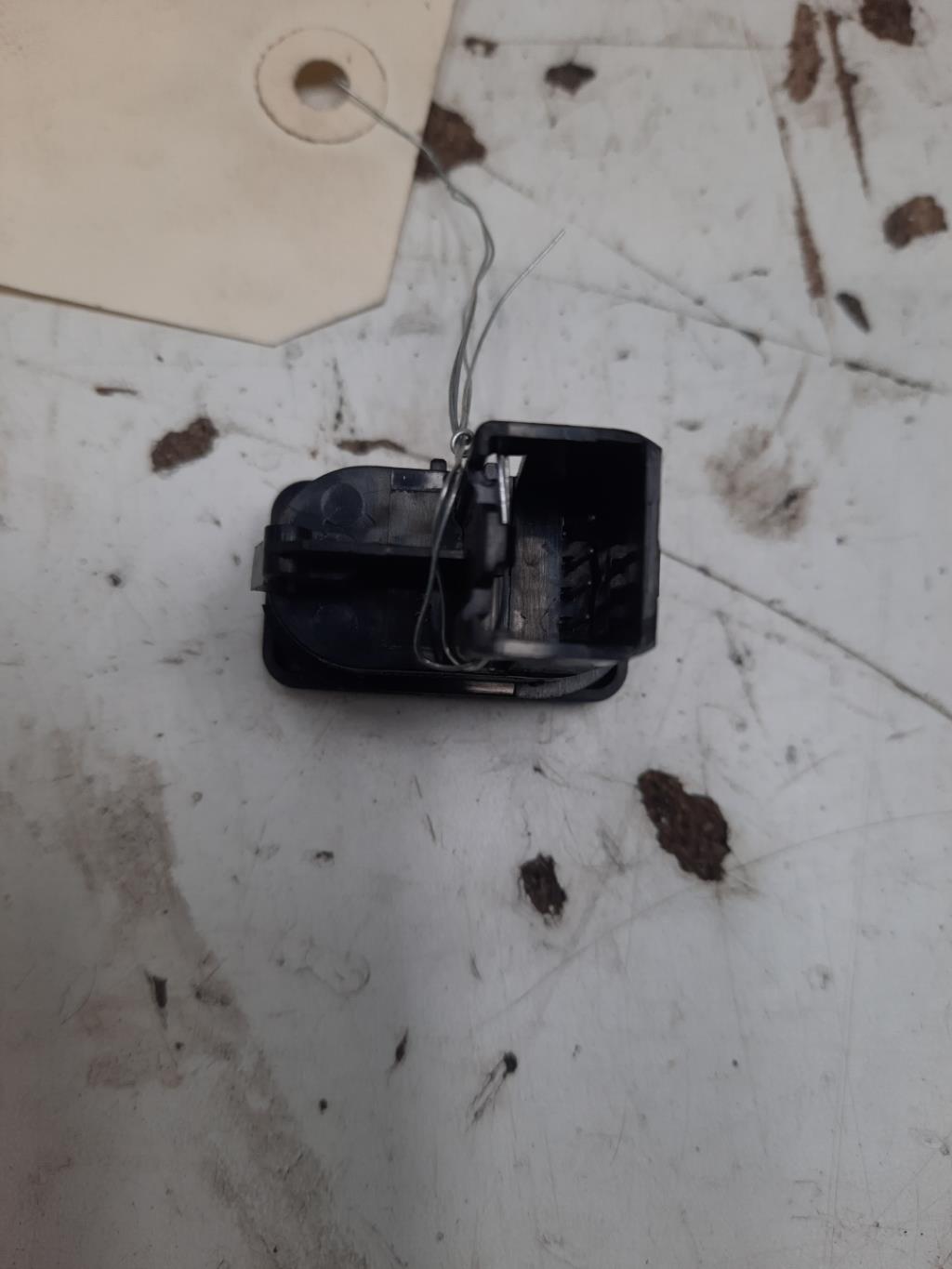 Interruttore lavacristalli posteriore sinistro FORD MONDEO 3 PHASE 1 BREAK  - 1