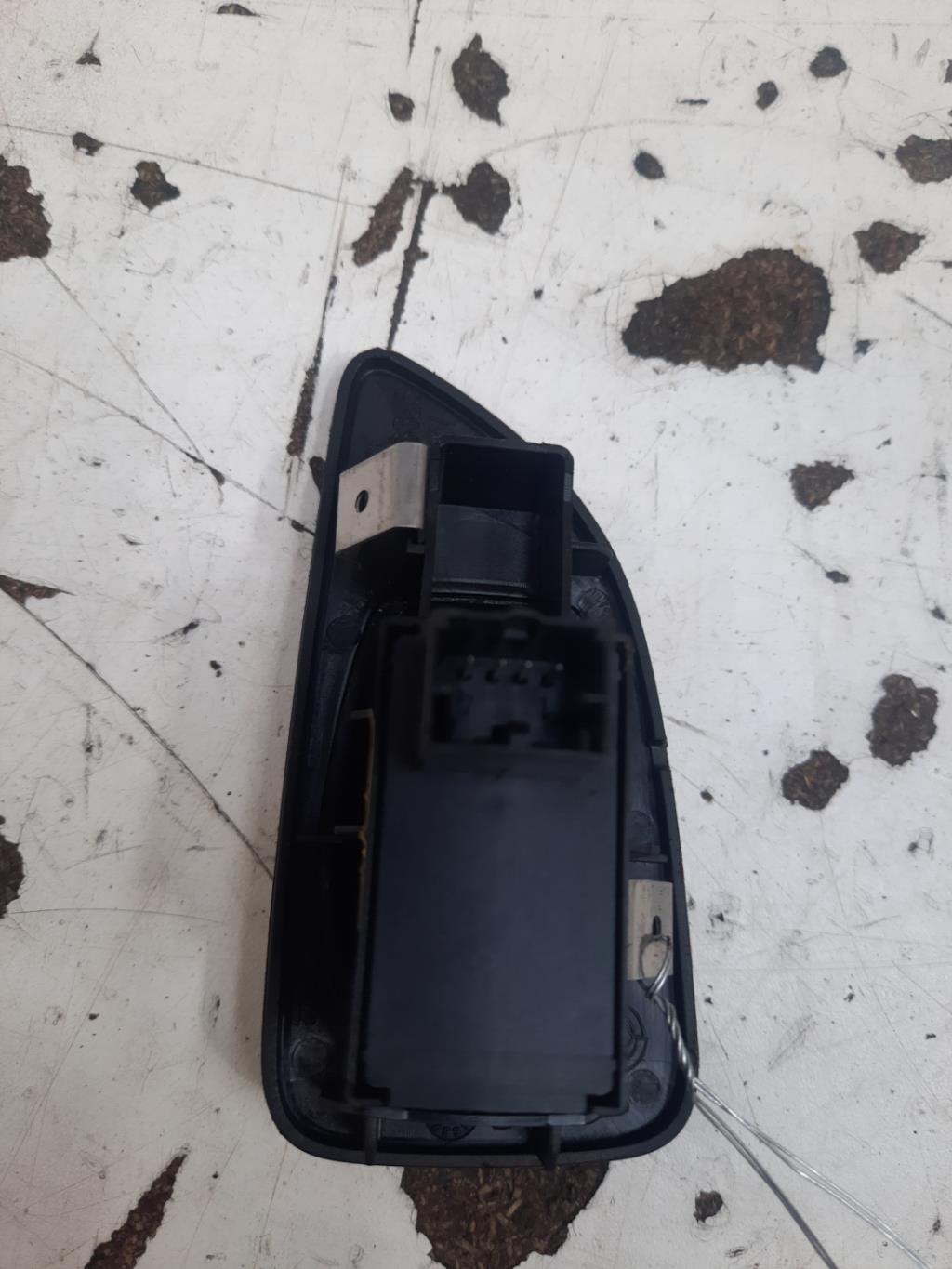 Interruttore lavacristalli posteriore sinistro FIAT BRAVO 2 Diésel - 1