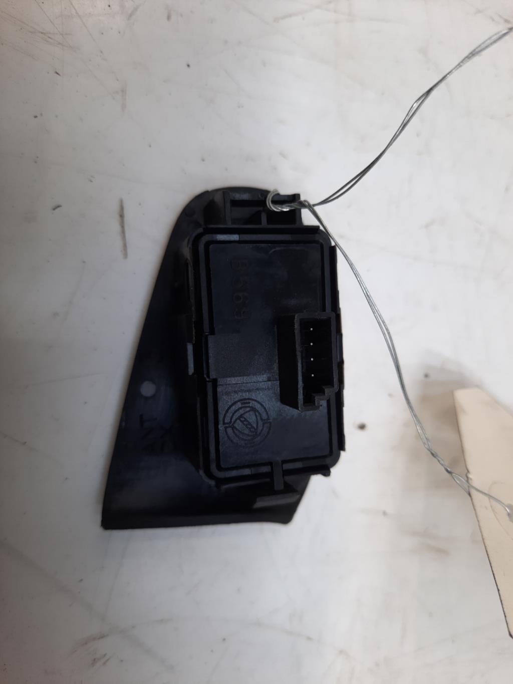 Interruttore lavacristalli anteriore destro FIAT STILO BREAK  - 1