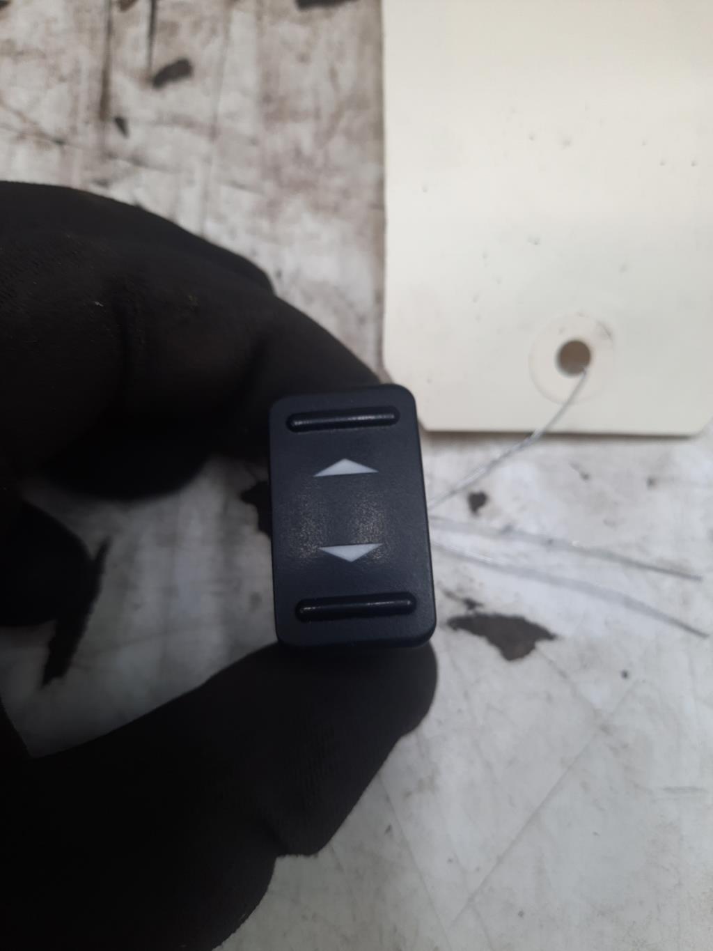 Interruttore lavacristalli anteriore destro FORD MONDEO 3 PHASE 1 BREAK  - 1