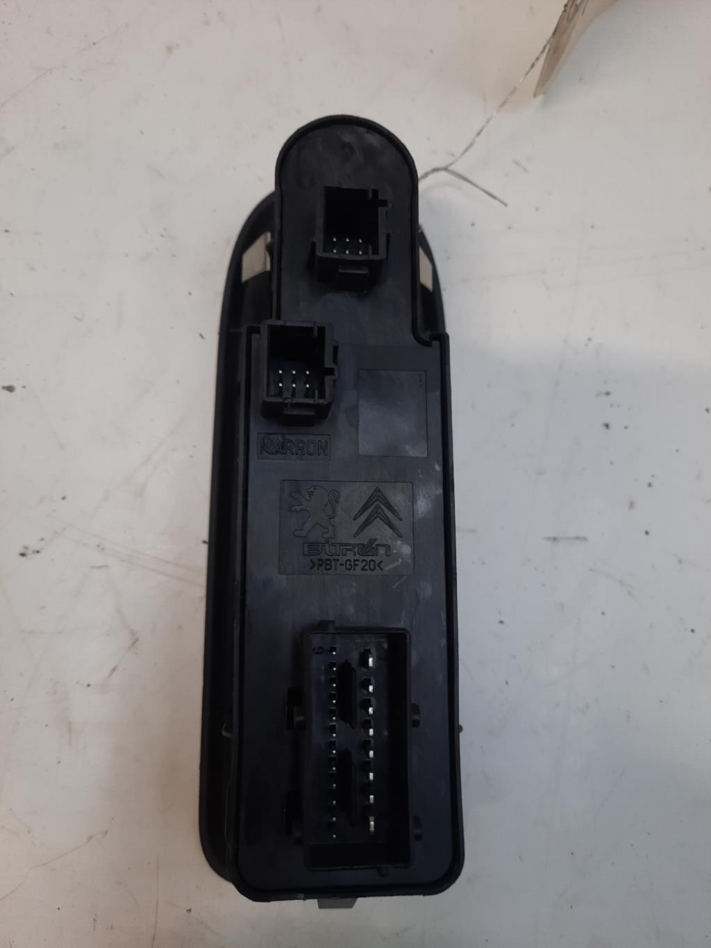 Interruttore lavacristalli anteriore sinistro CITROEN C5 2 Diésel - 1