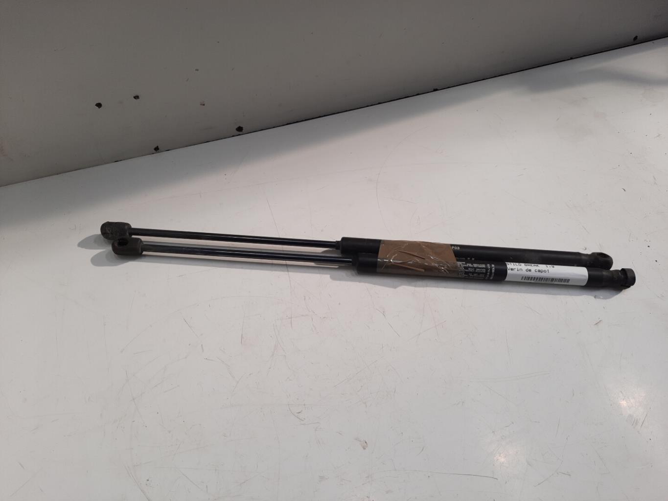 Verin de capot FIAT STILO BREAK  - 1