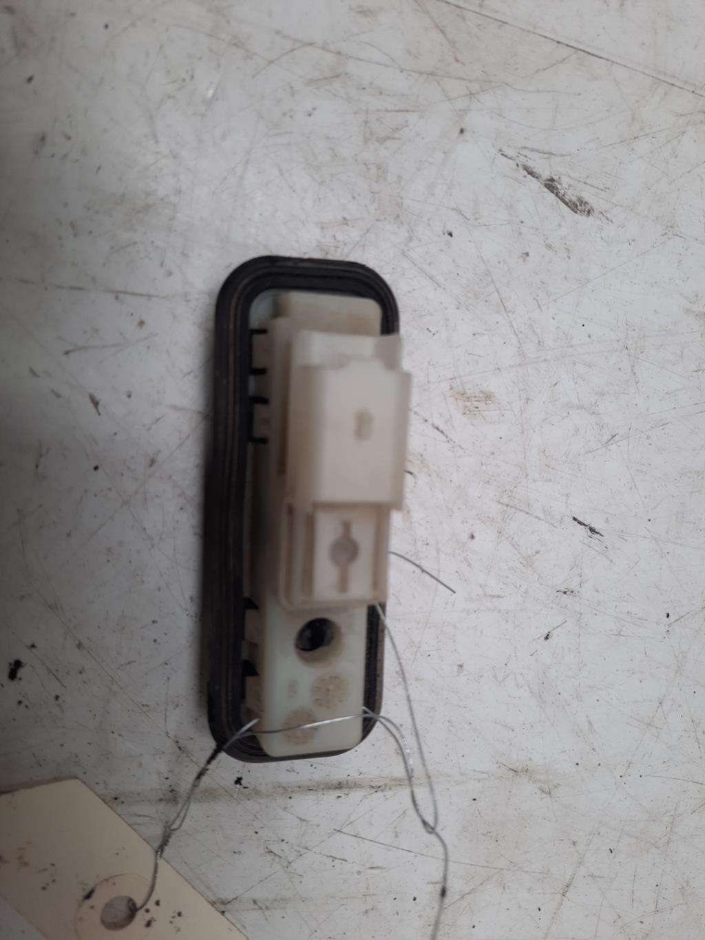 Bouton de coffre CITROEN C3 2 PHASE 2 Diesel - 1