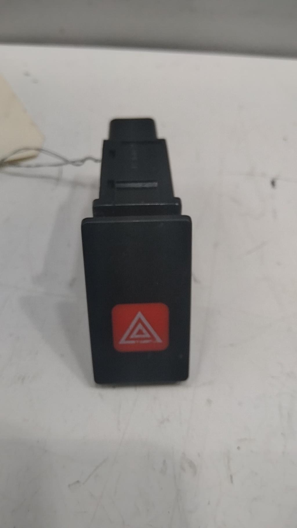 Bouton de warning HYUNDAI MATRIX PHASE 1 Diesel - 1