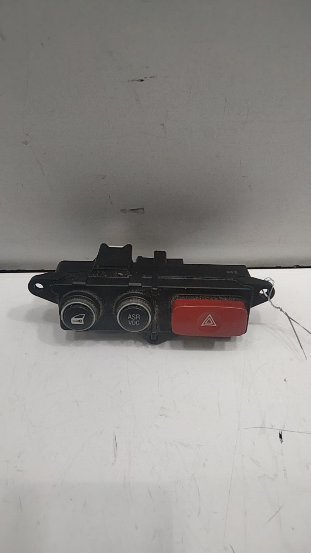 Bouton de warning ALFA ROMEO 159 BREAK Diesel - 1