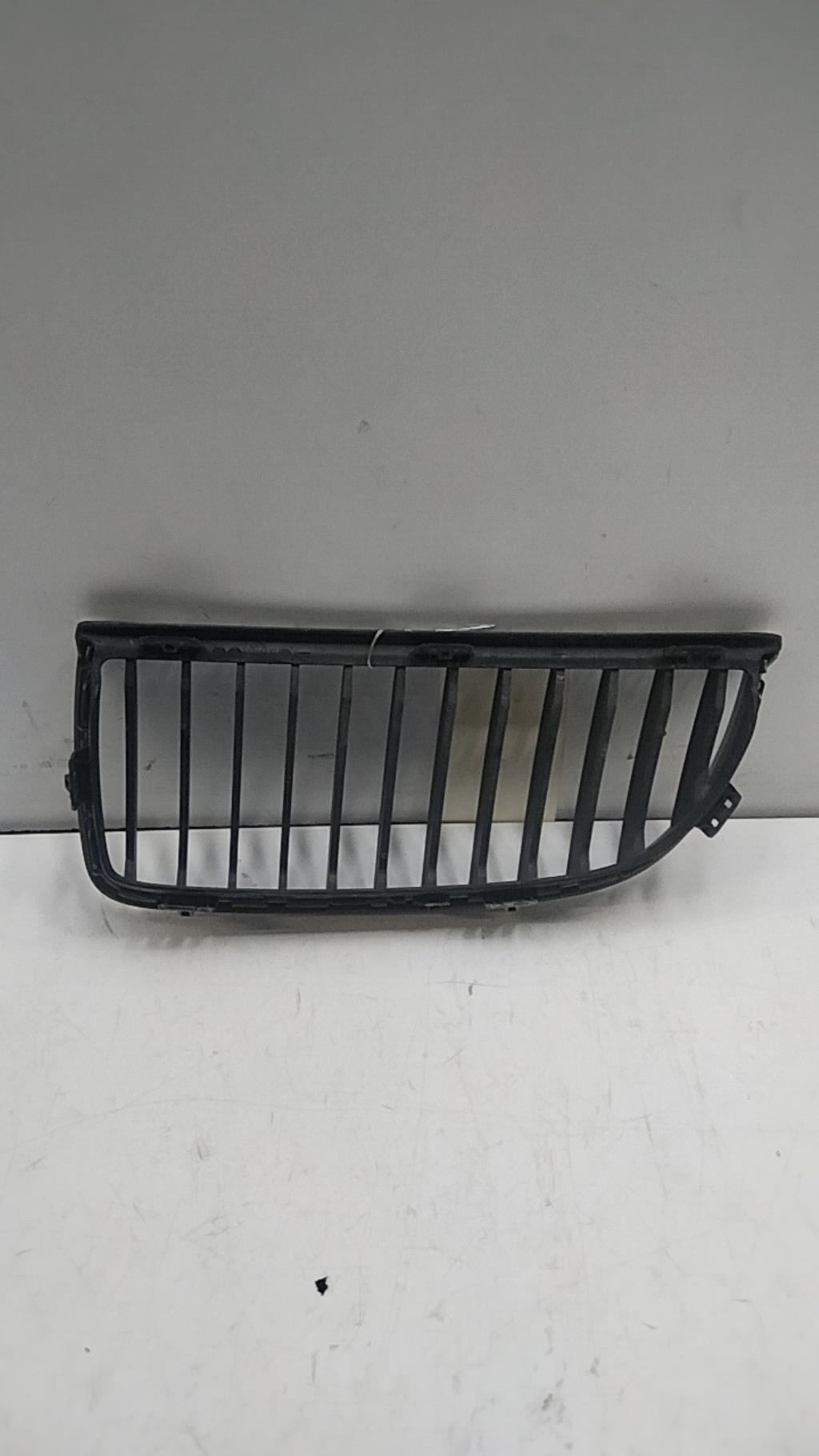 Calandre droite BMW SERIE 3 E91 TOURING PHASE 1 BREAK Diesel - 1