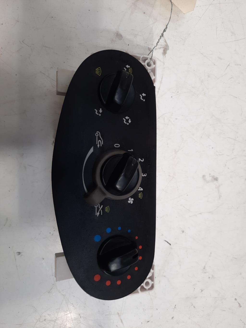 Commande chauffage DACIA SANDERO 1 Diesel - 1