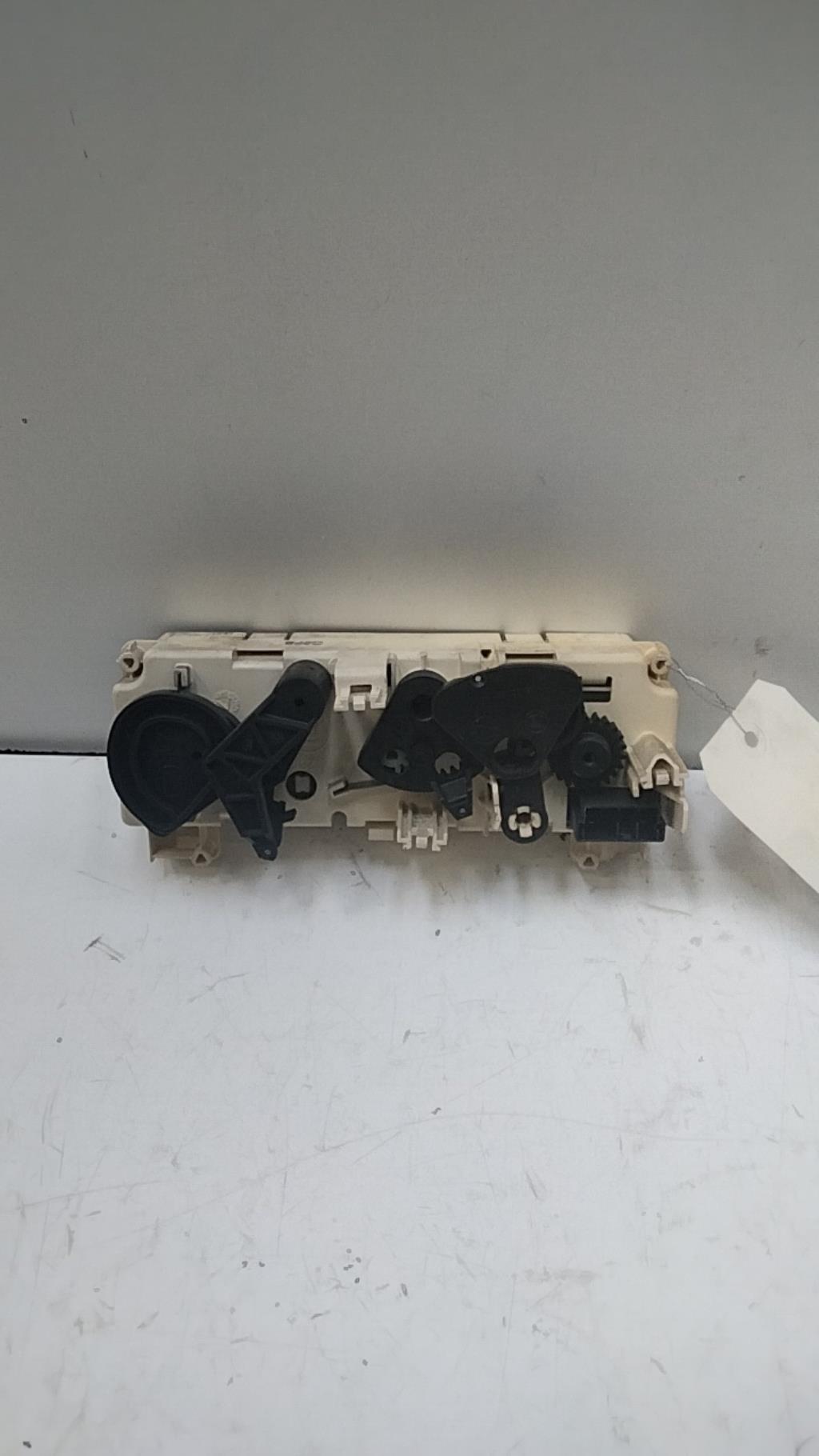 Commande chauffage PEUGEOT 306 BREAK Diesel - 1