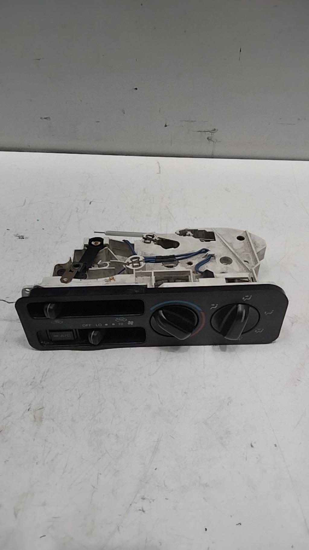 Commande chauffage TOYOTA PICNIC Diesel - 1