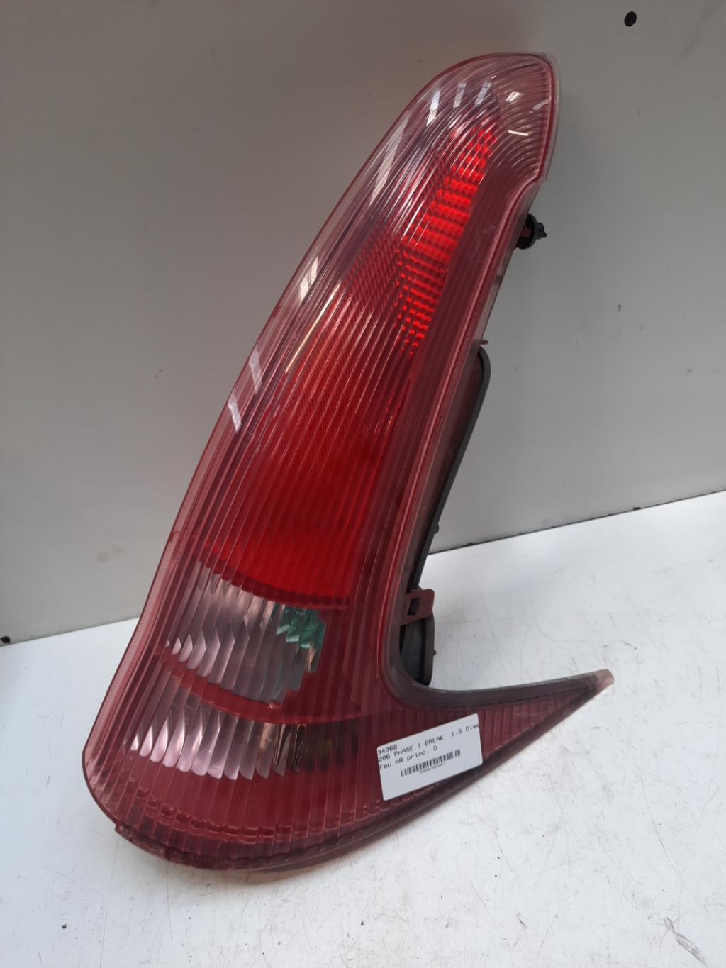 Fanale posteriore principale destro (luci) PEUGEOT 206 PHASE 1 BREAK Diésel - 1