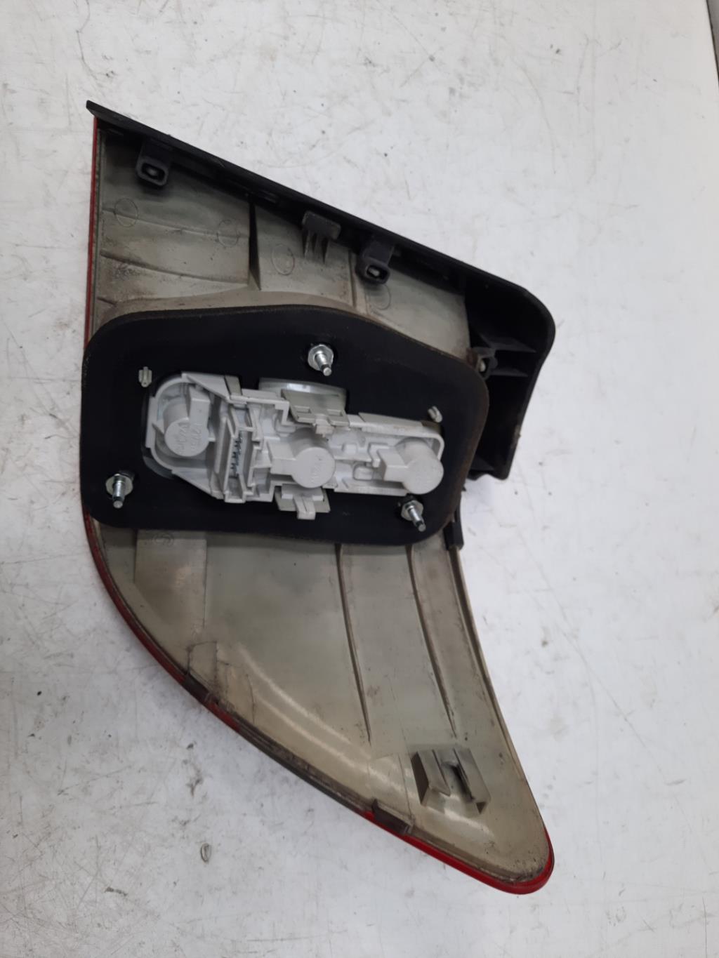Fanale posteriore principale sinistro (luci) MERCEDES CLASSE B 245 PHASE 1 Diésel - 1