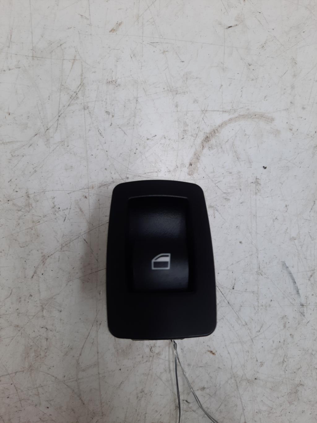 Interruttore lavacristalli posteriore destro BMW SERIE 3 E91 TOURING PHASE 1 BREAK Diésel - 1