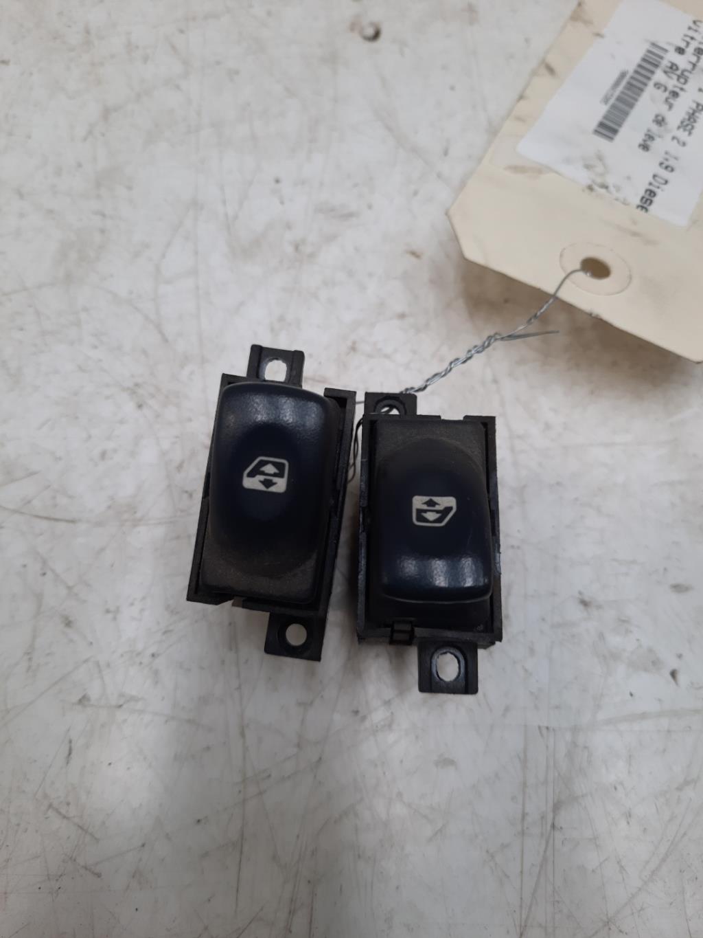 Interruttore lavacristalli anteriore sinistro RENAULT LAGUNA 1 PHASE 2 Diésel - 1