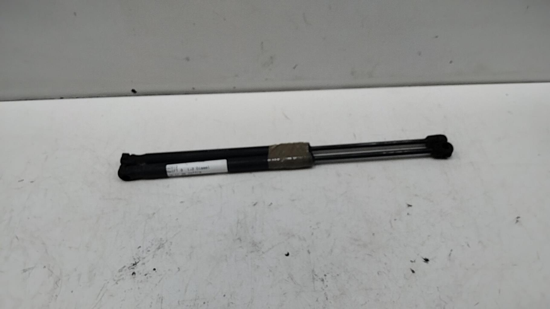 Verin de coffre SUZUKI SWIFT 3 Diesel - 1