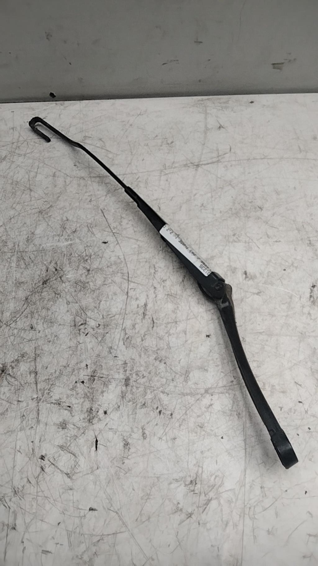 Braccio tergicristallo anteriore sinistro MERCEDES CLASSE C 203 PHASE 1 Diésel - 1