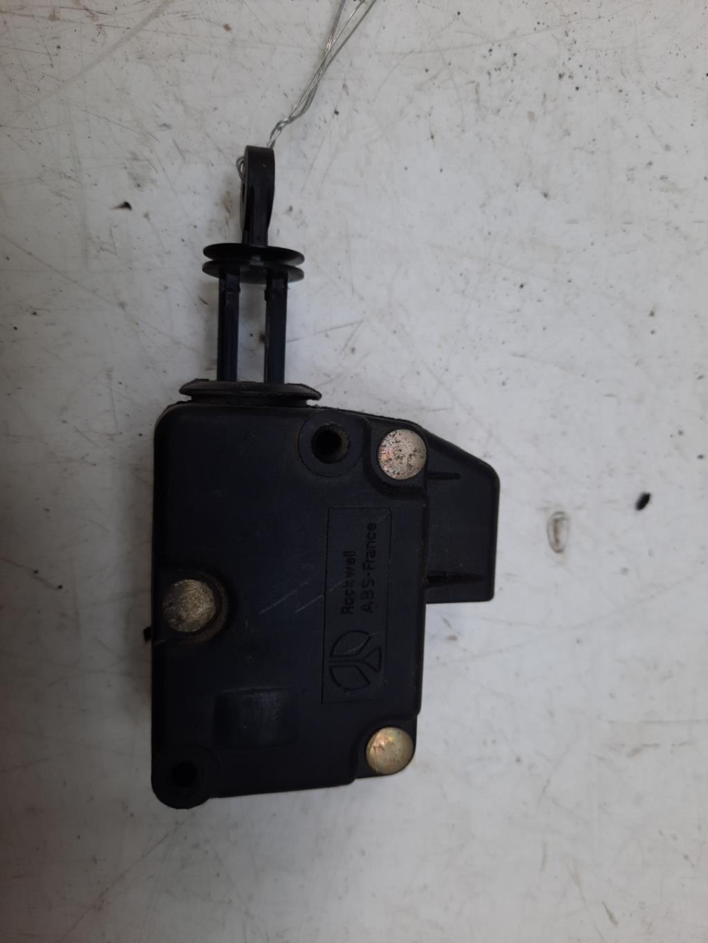 Chiusura centralizzata bagagliaio PEUGEOT 406 PHASE 2 BREAK Diésel - 1