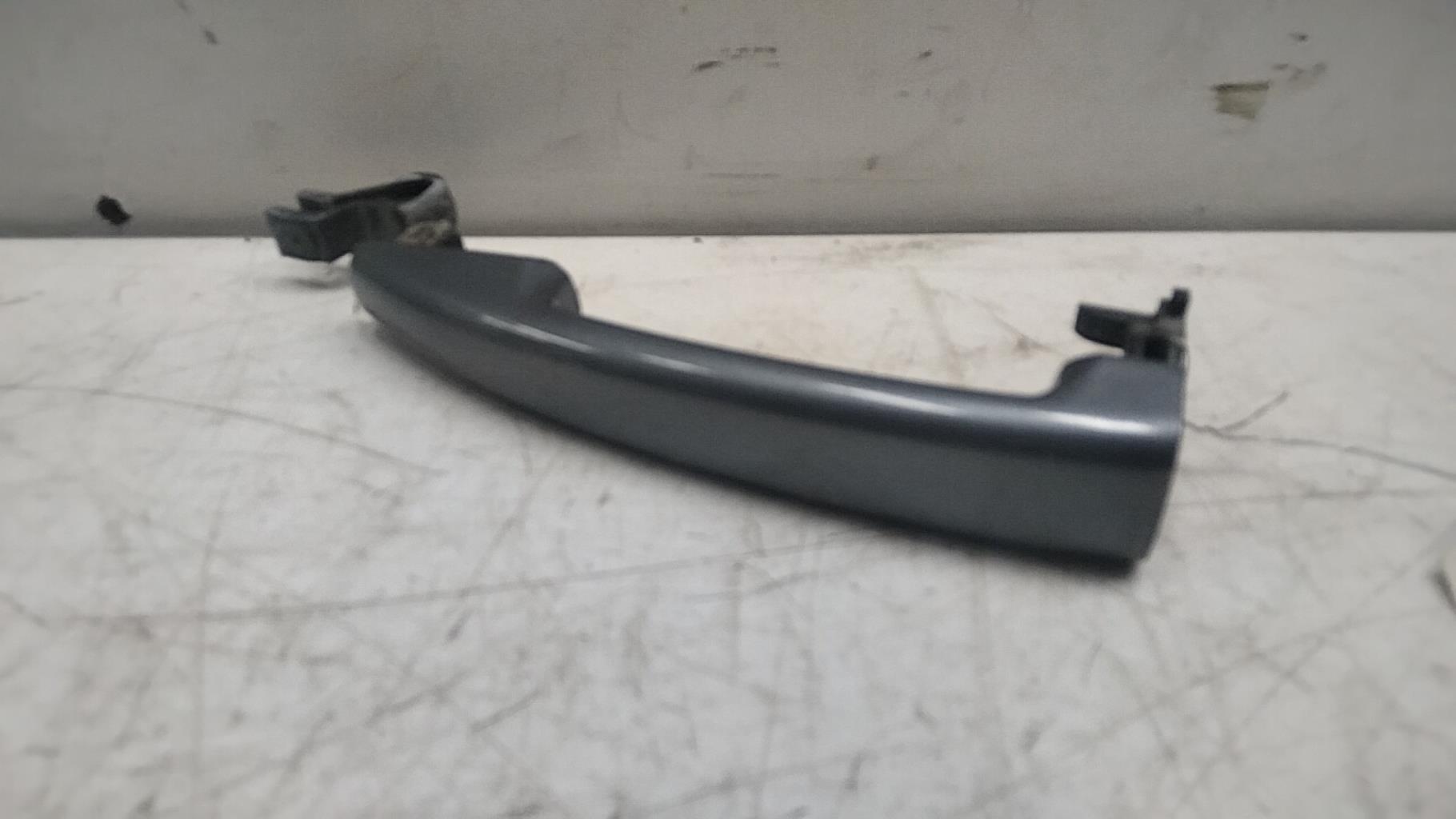 Maniglia portiera anteriore sinistra PEUGEOT 407 PHASE 1 Diésel - 1