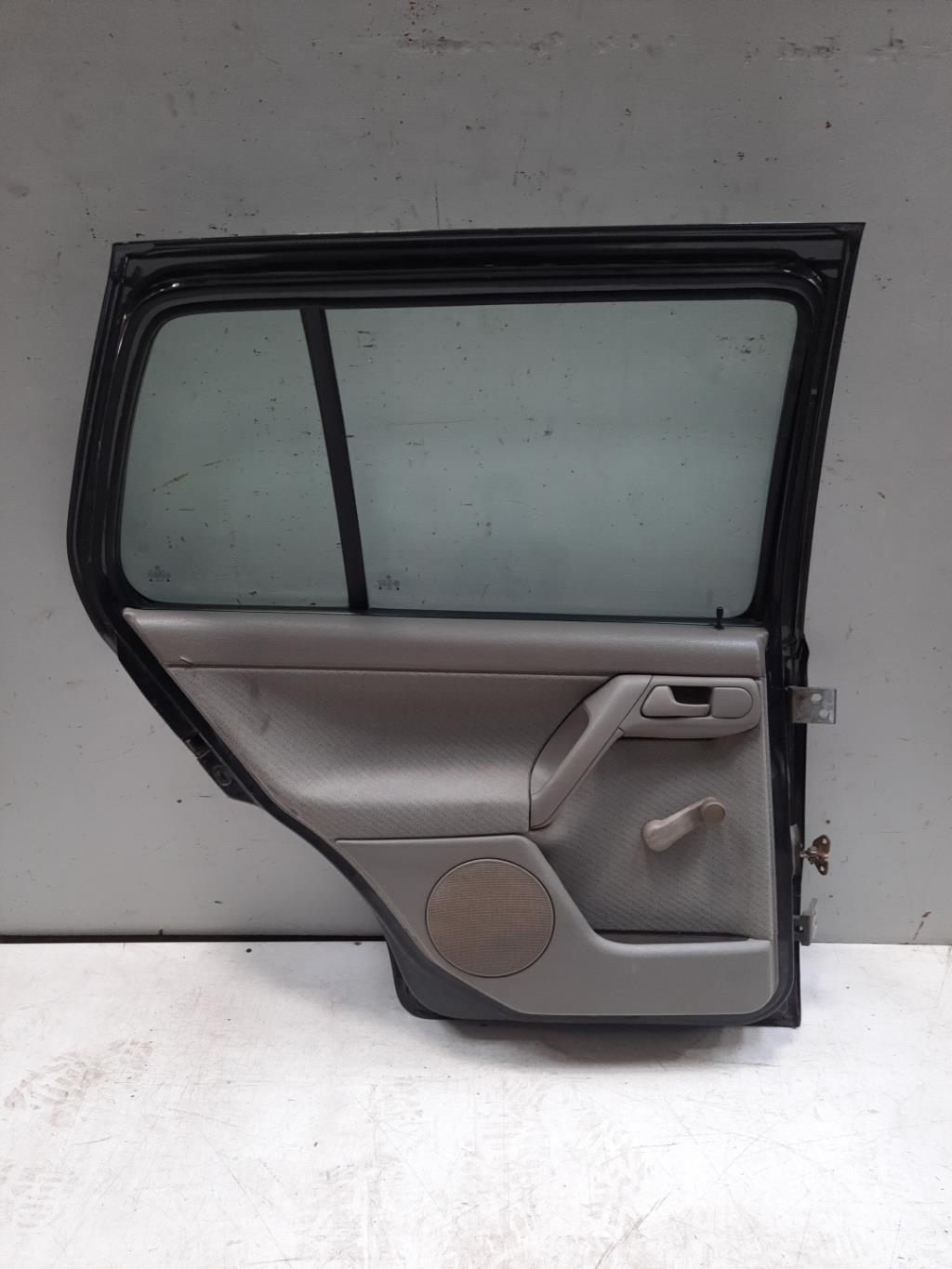 Portiera posteriore sinistra VOLKSWAGEN VENTO Diésel - 1