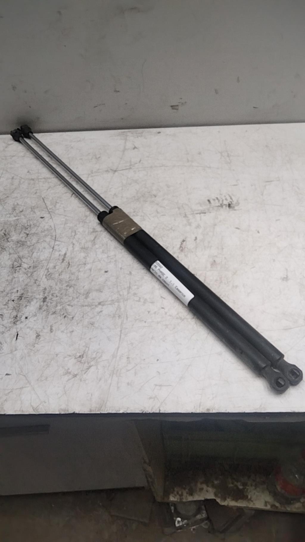 Verin de capot PEUGEOT 106 PHASE 2 Essence - 1