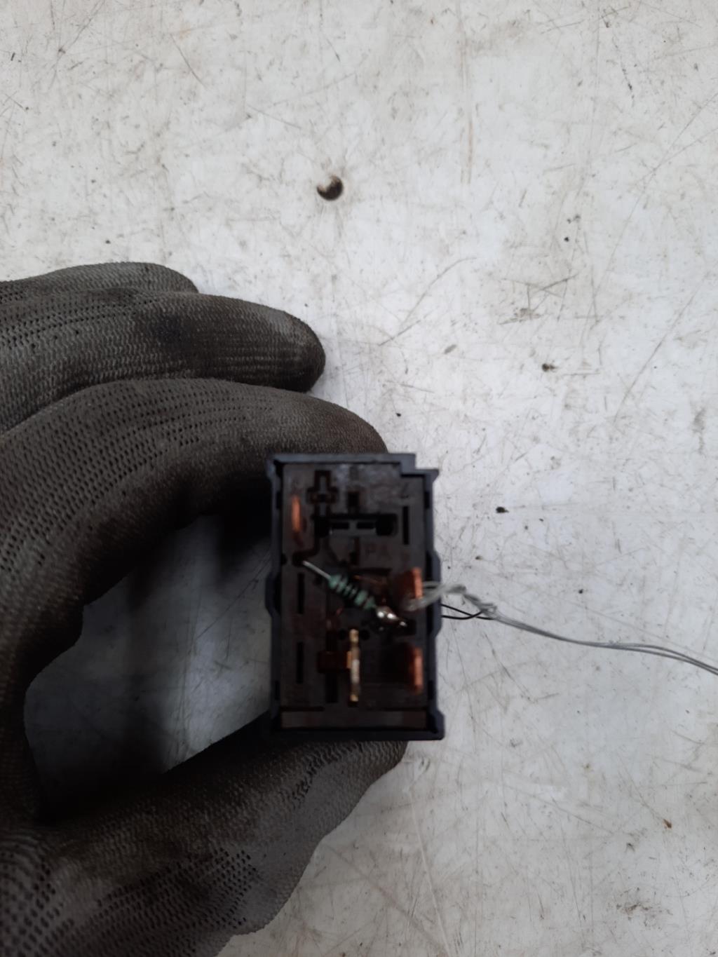 Bouton de warning OPEL ZAFIRA Essence - 1