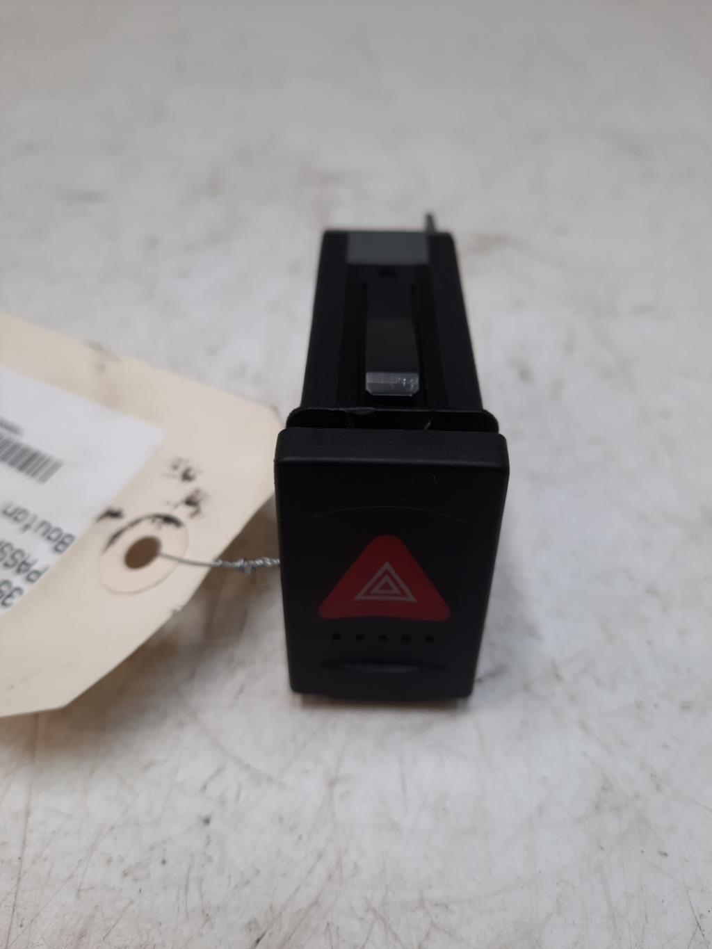 Bouton de warning VOLKSWAGEN PASSAT 4 PHASE 2 Diesel - 1