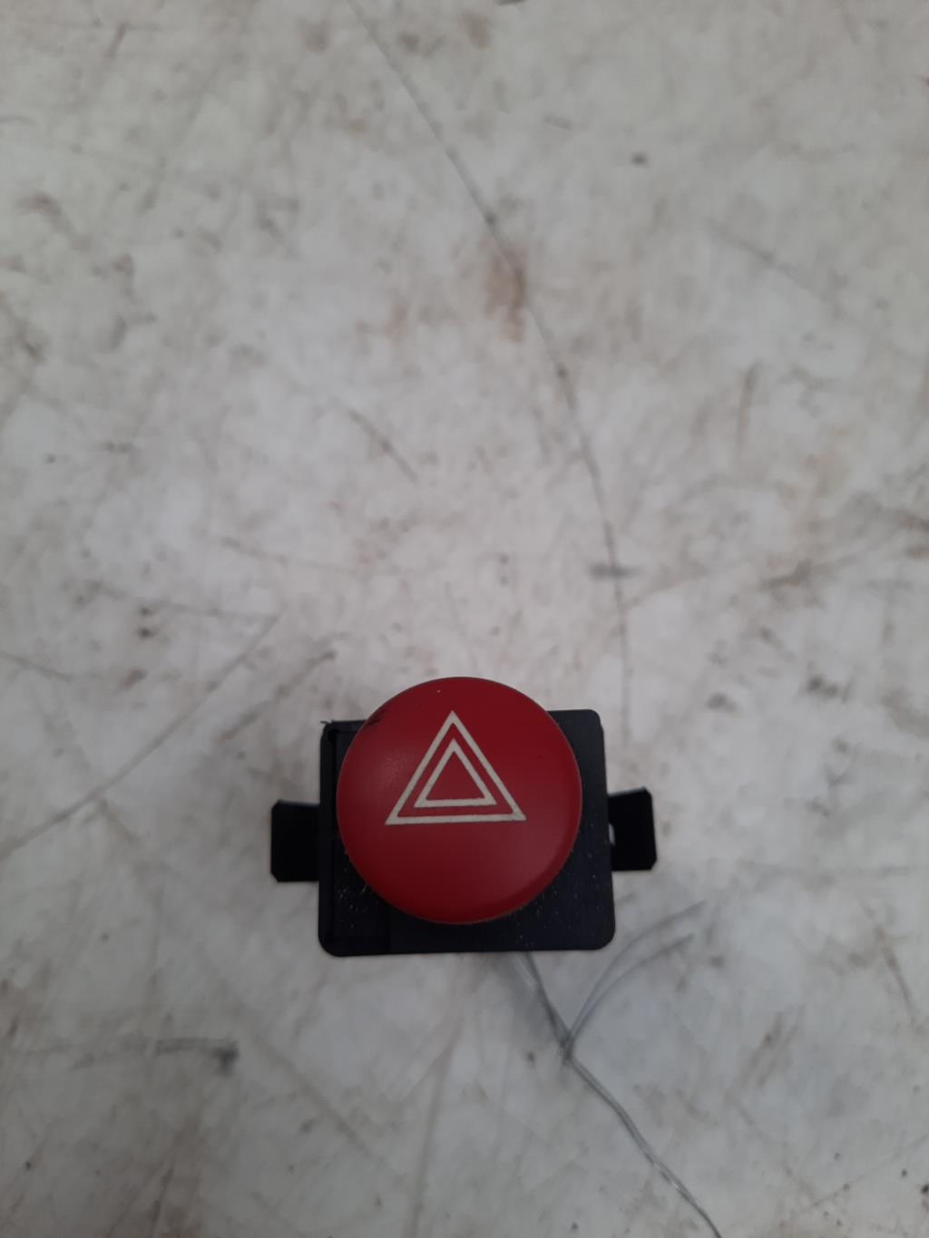 Bouton de warning SEAT IBIZA 3 PHASE 2 Diesel - 1