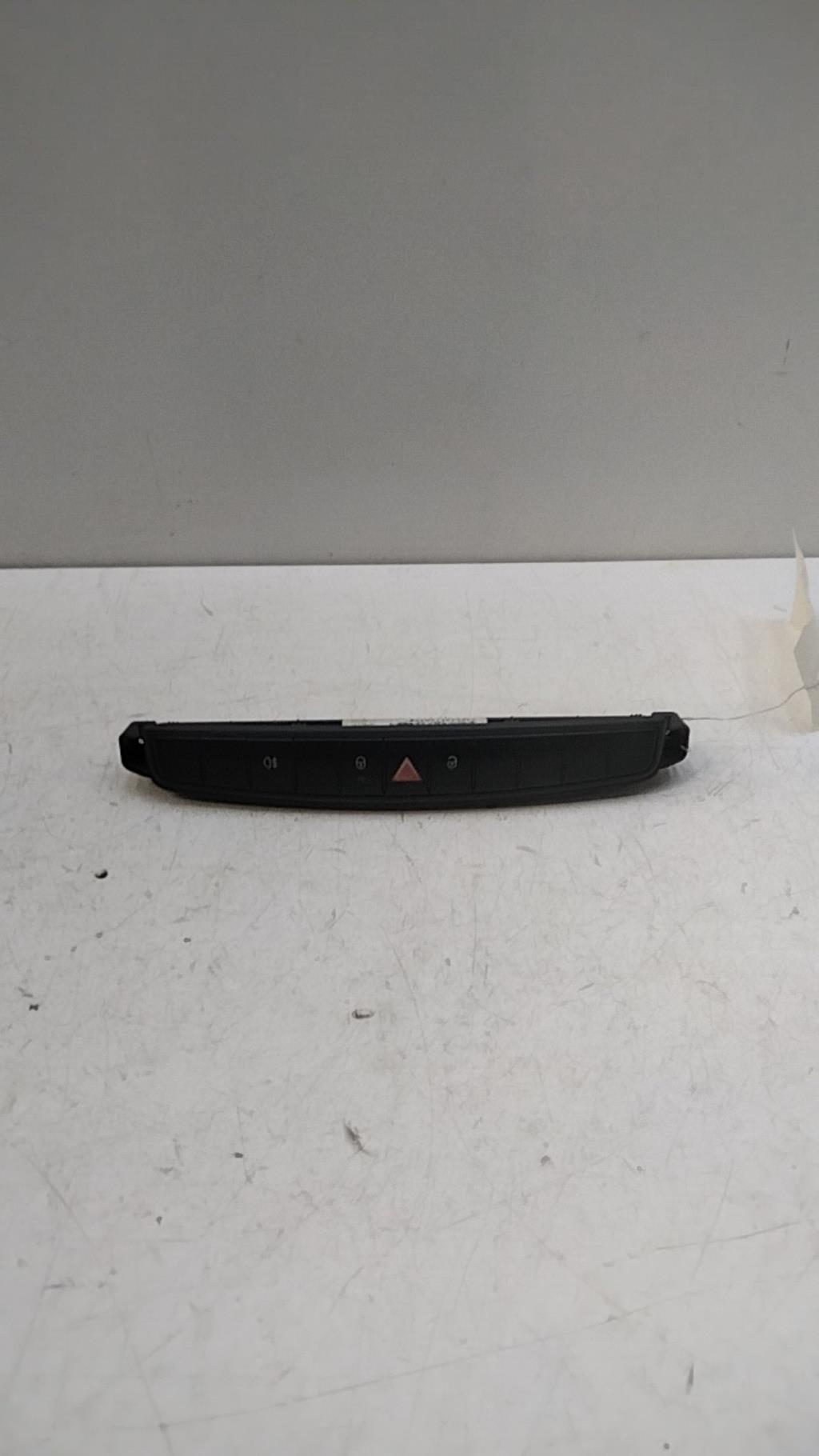 Bouton de warning SMART FORFOUR 1 Diesel - 1
