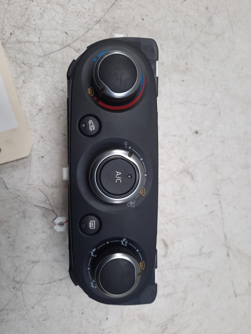 Commande chauffage RENAULT CLIO 4 PHASE 2 Diesel - 1