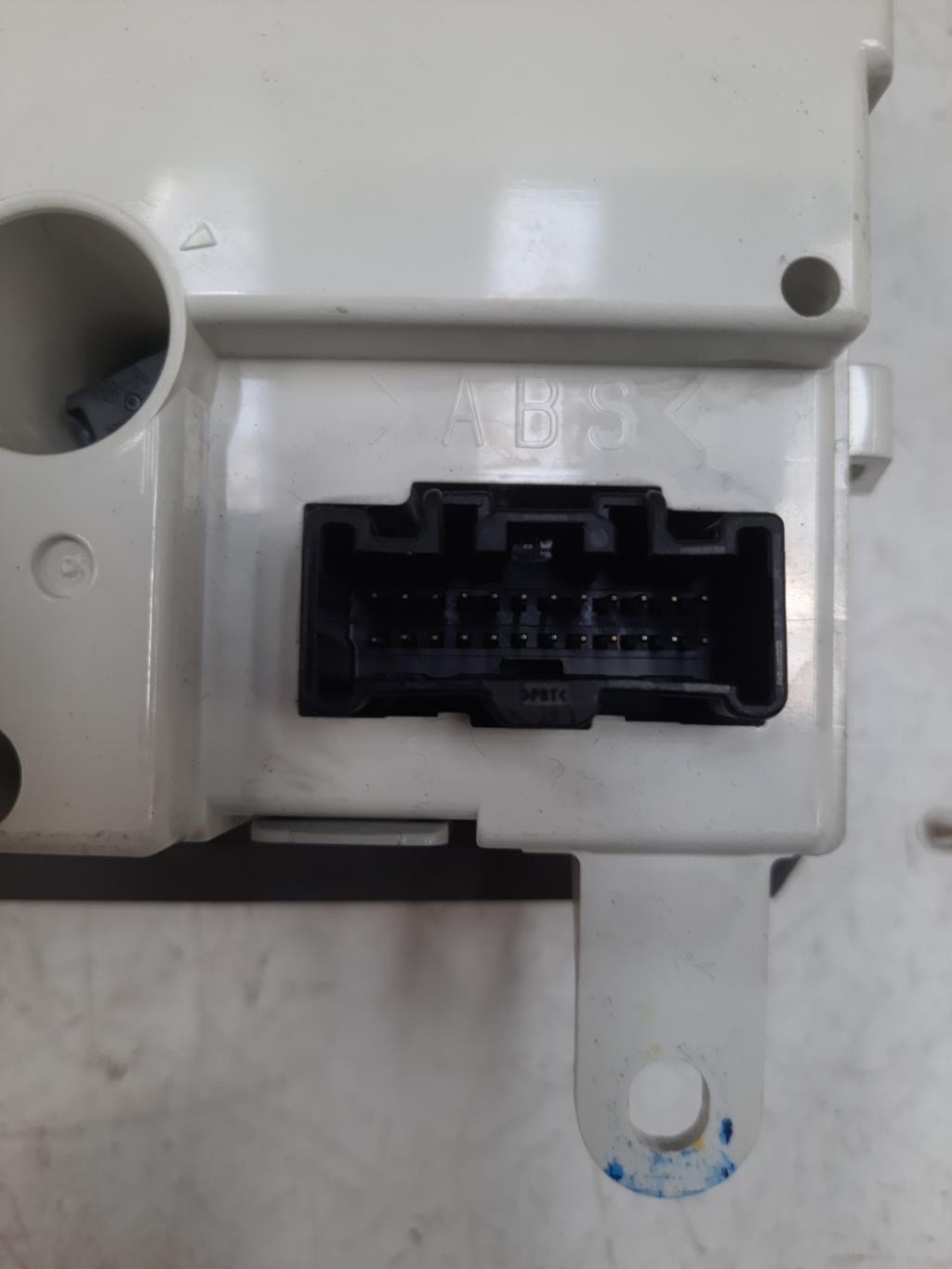 Commande chauffage MAZDA 3 1 PHASE 1 Essence - 1