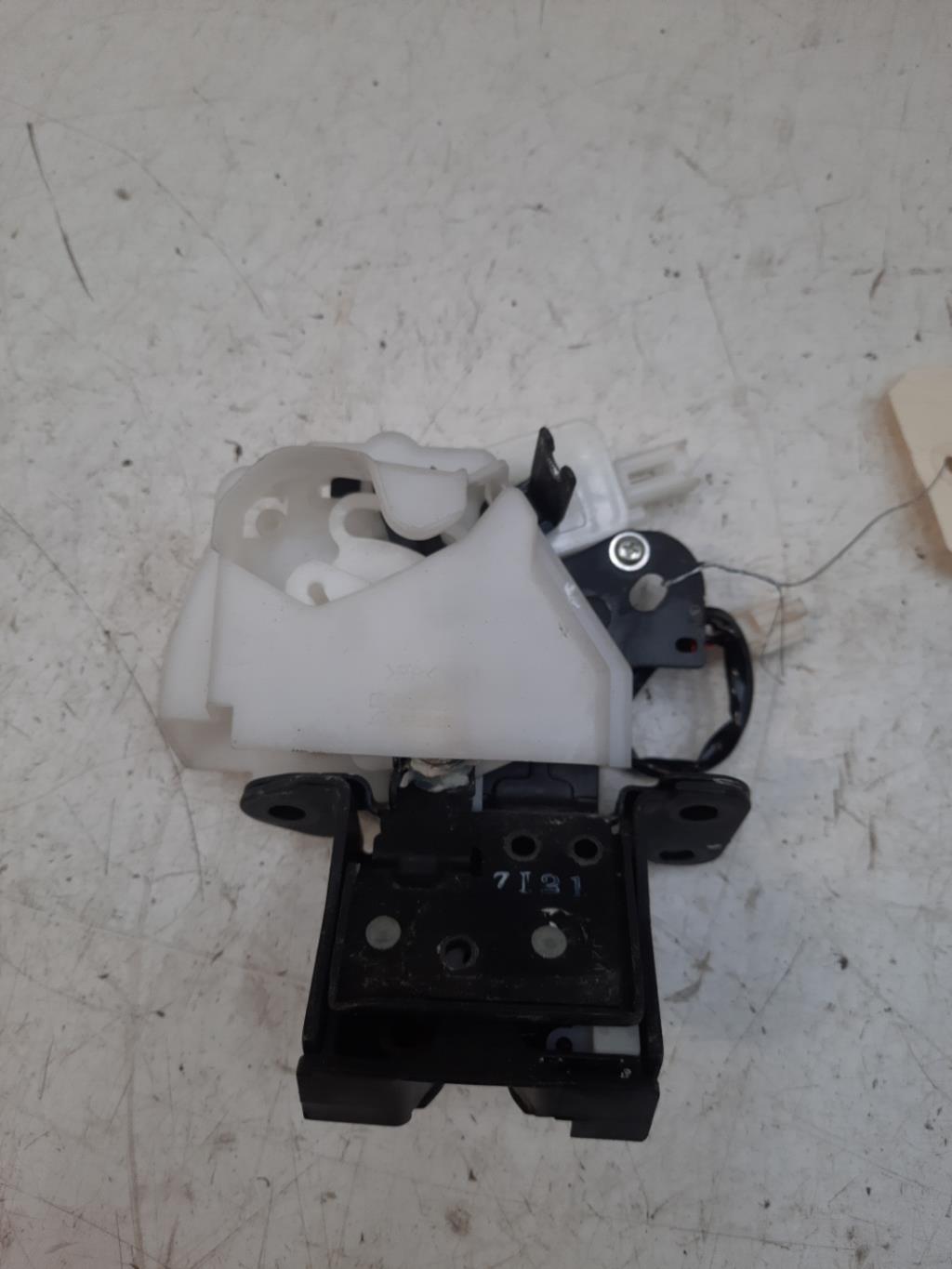 Fermeture centralisee coffre MAZDA 3 1 PHASE 1 Essence - 1