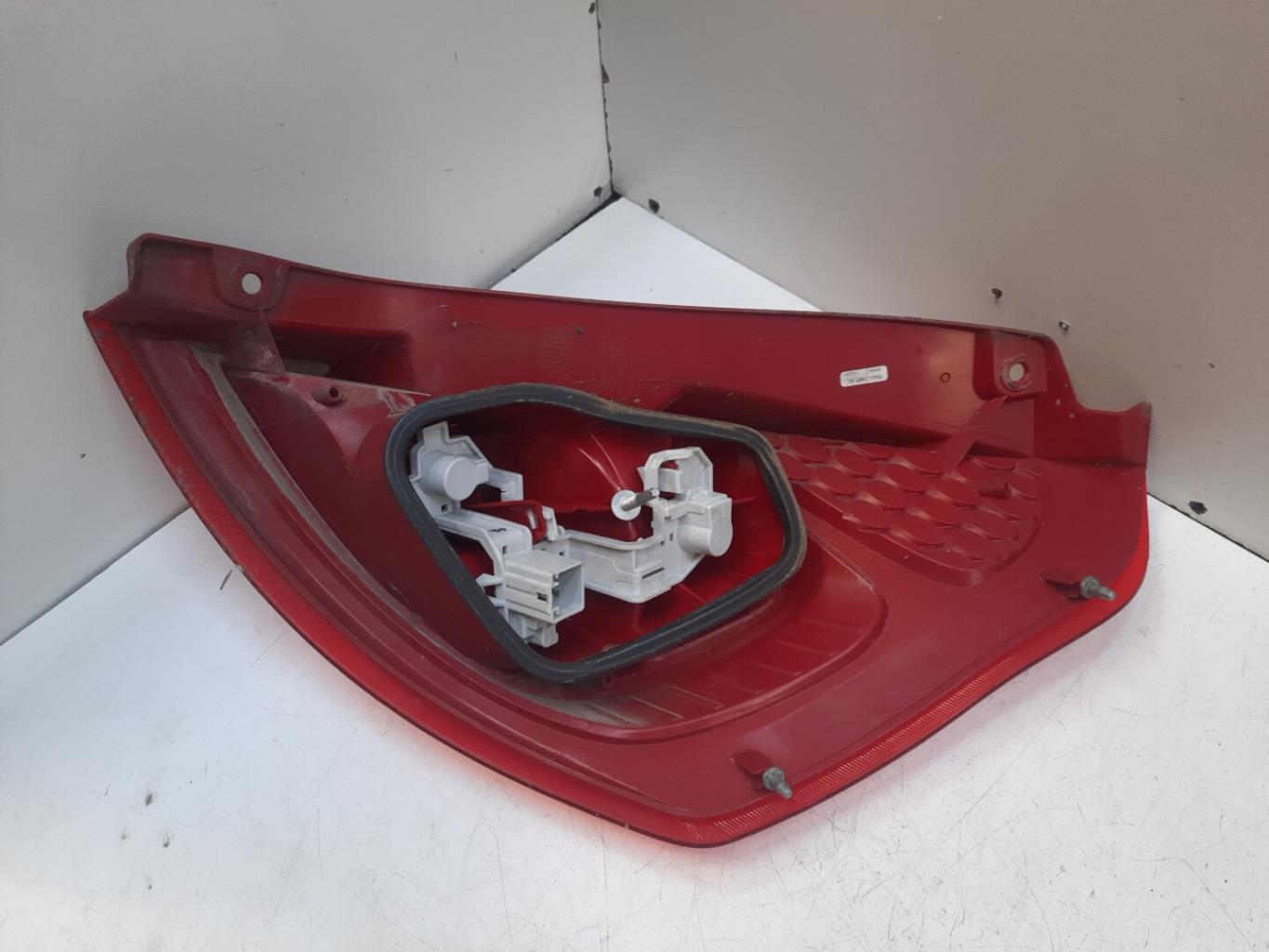 Fanale posteriore principale sinistro (luci) FORD FIESTA 6 PHASE 1 Diésel - 1