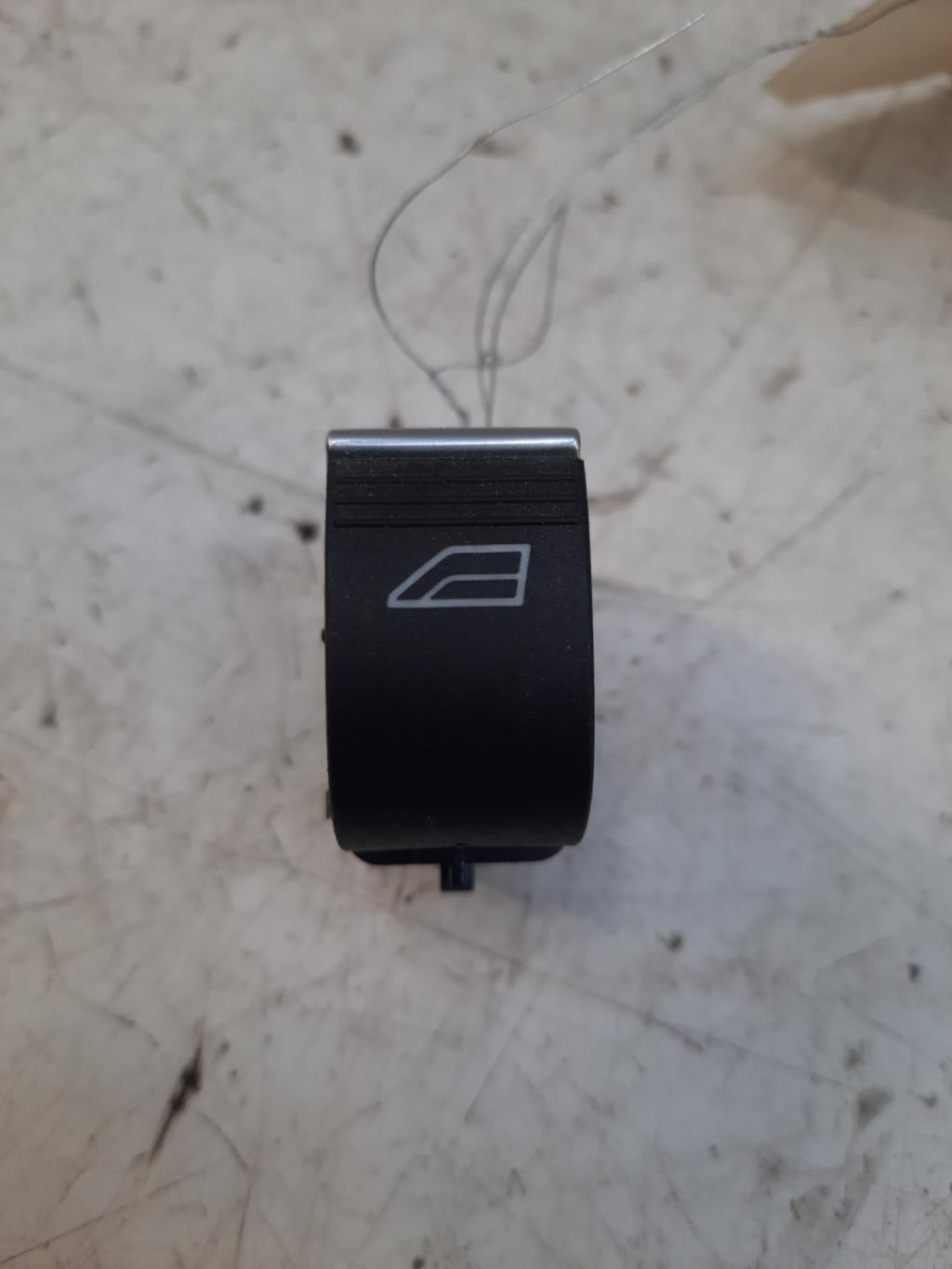 Interruttore lavacristalli posteriore destro FORD KUGA 2 PHASE 2 Diésel - 1