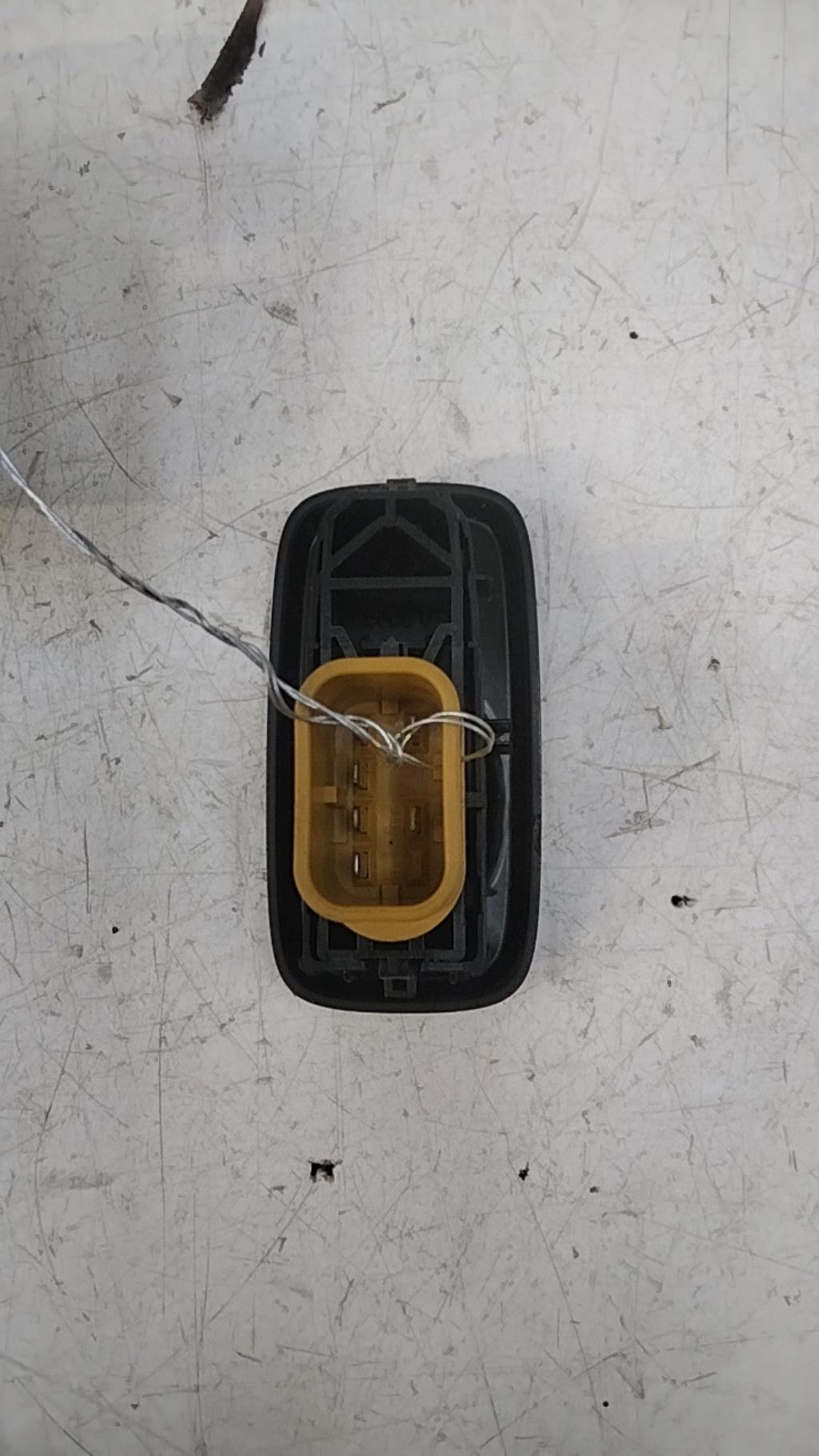 Interruttore lavacristalli anteriore destro FORD FIESTA 6 PHASE 1 Diésel - 1