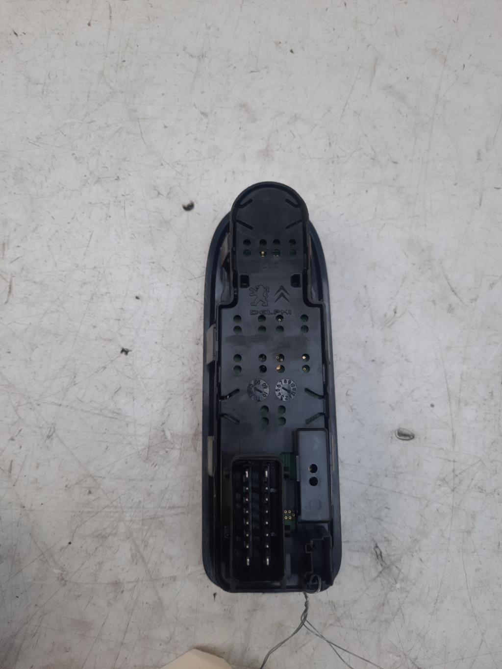 Interruttore lavacristalli anteriore sinistro CITROEN C3 2 PHASE 2 Diésel - 1
