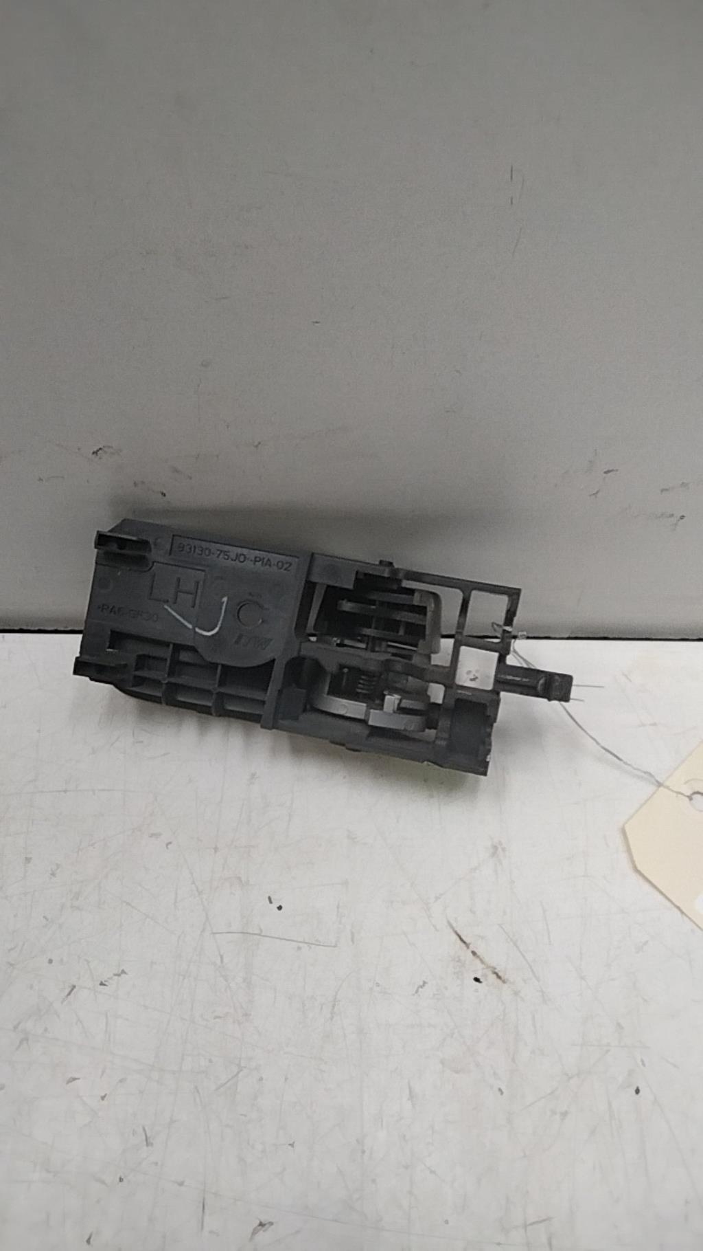 Maniglia interna posteriore sinistra SUZUKI ALTO 3 Gasolina - 1