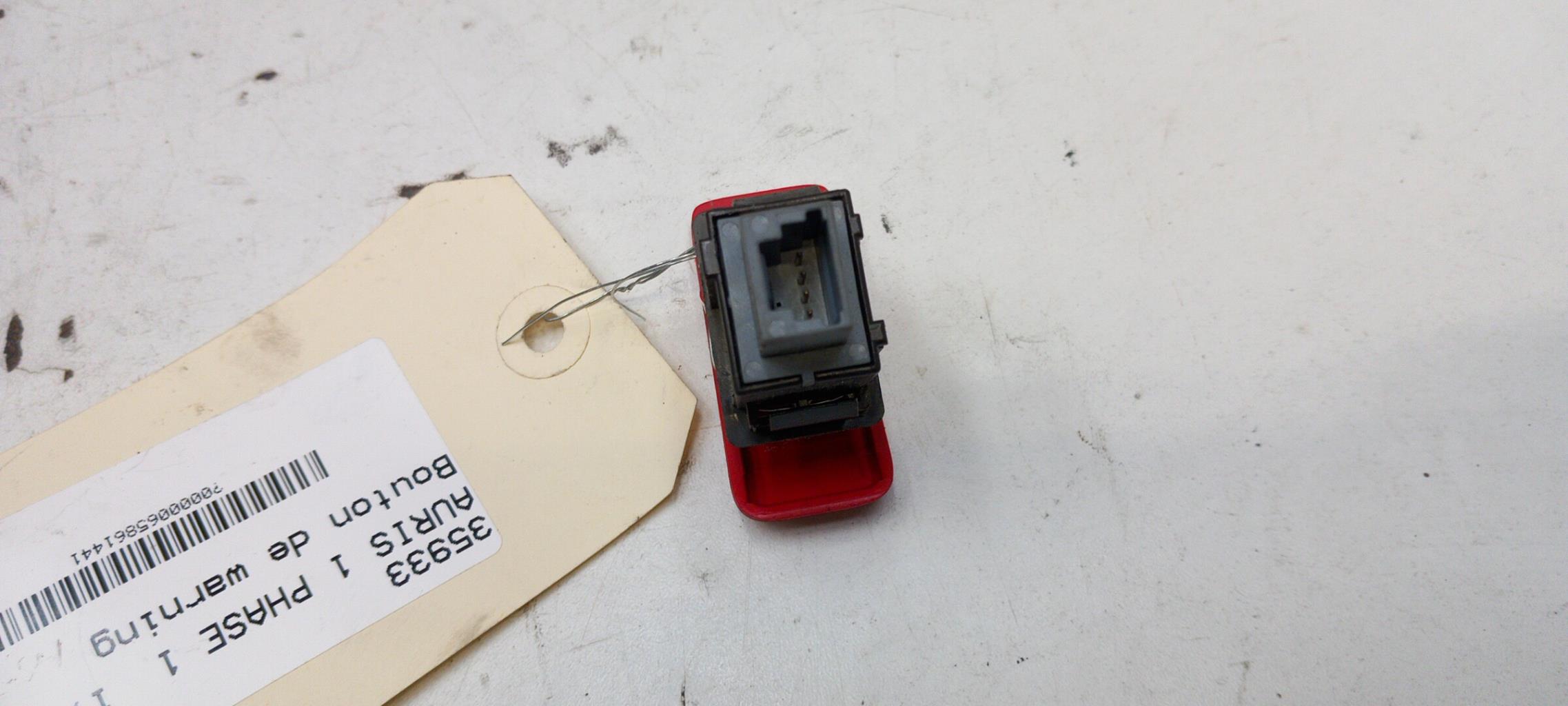 Bouton de warning TOYOTA AURIS 1 PHASE 1 Diesel - 1