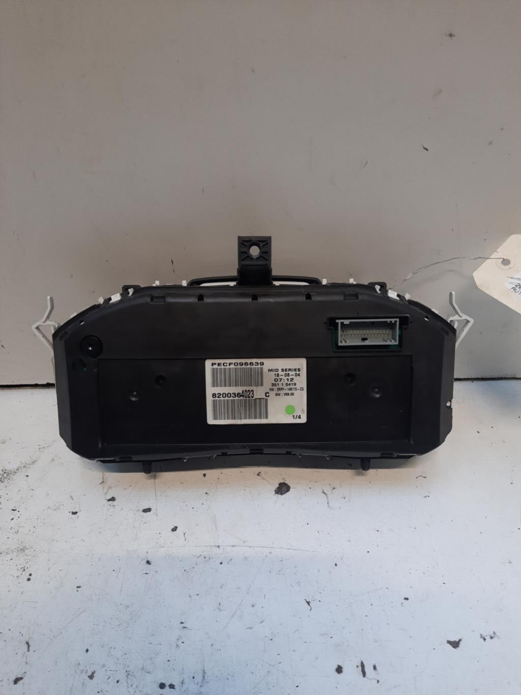 Compteur RENAULT MEGANE 2 PHASE 1 Essence - 1