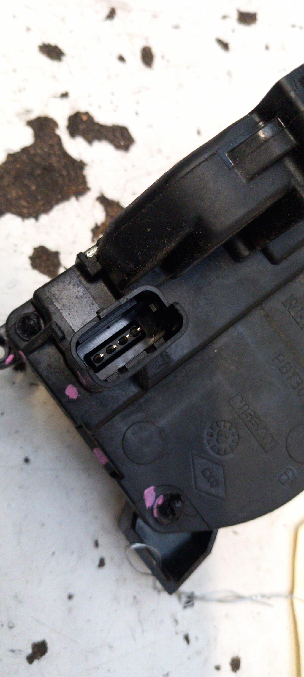 Chiusura centralizzata anteriore sinistra RENAULT CLIO 3 PHASE 2 Diésel - 1