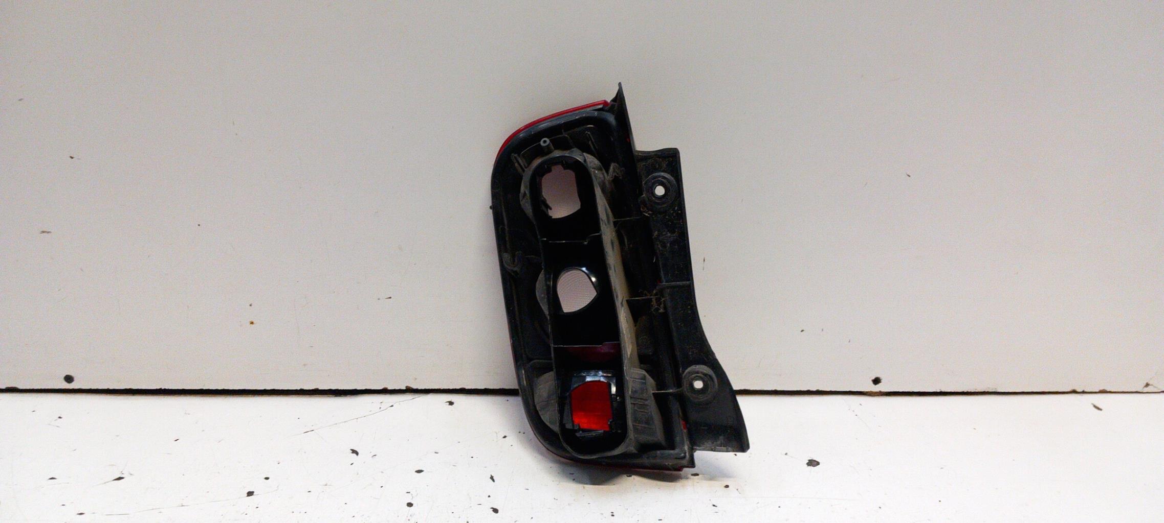 Fanale posteriore principale destro (luci) NISSAN MICRA 3 PHASE 3 Diésel - 1