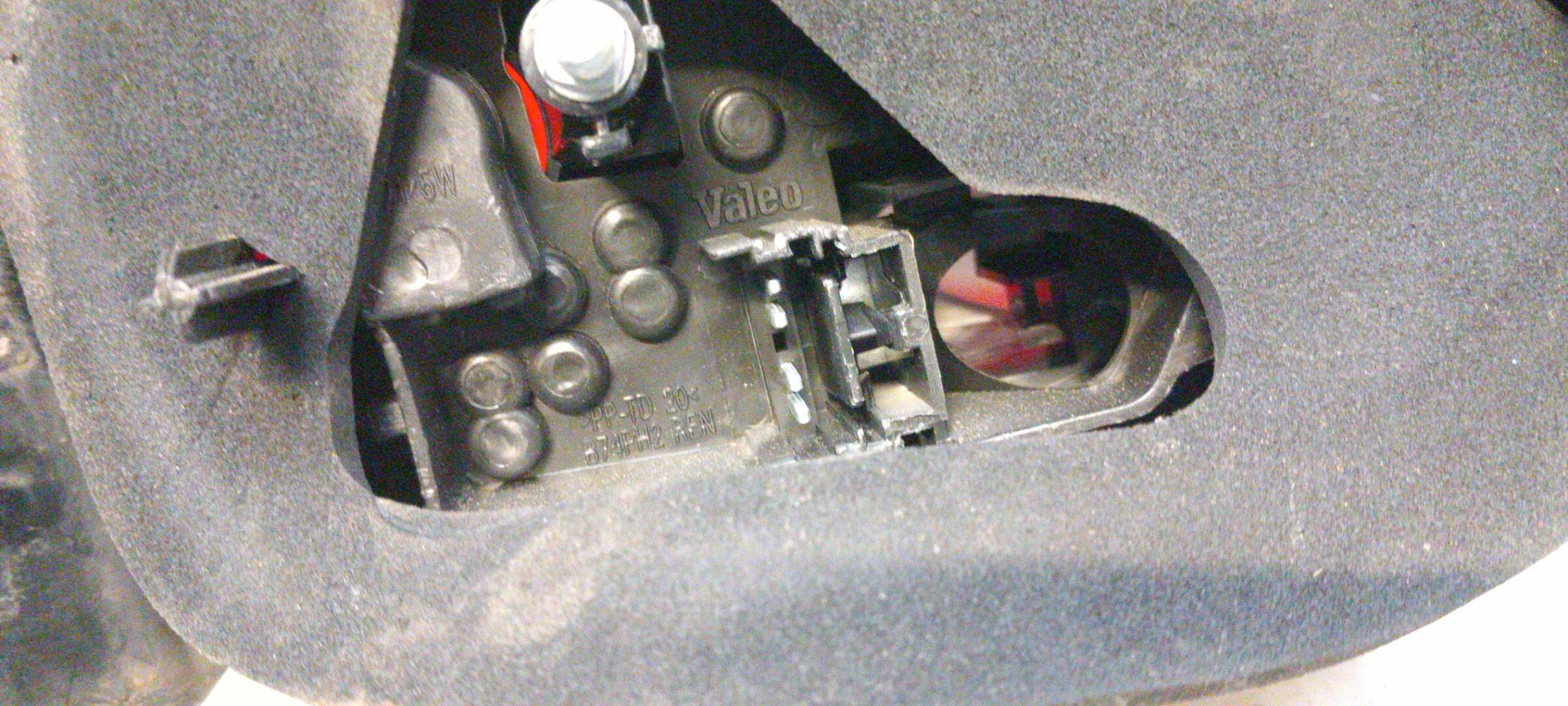 Fanale posteriore principale sinistro (luci) RENAULT LAGUNA 2 PHASE 2 Diésel - 1