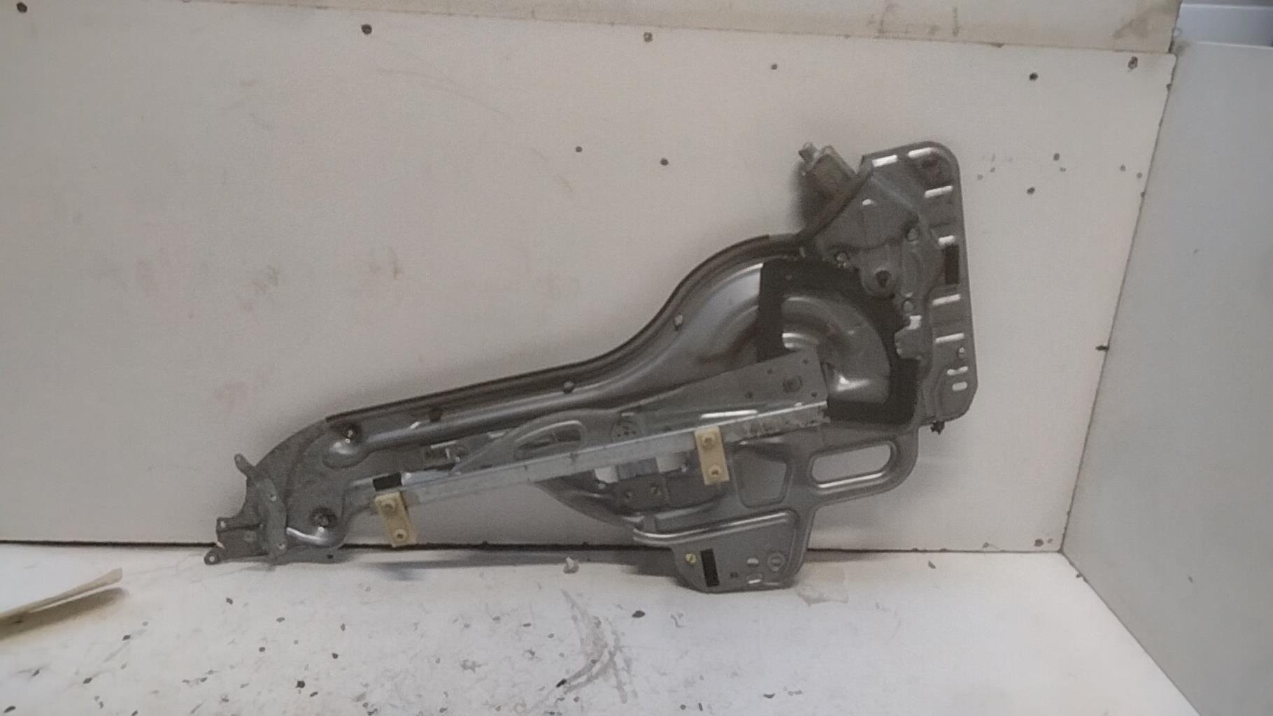 Alzacristalli elettrico posteriore sinistro HYUNDAI TRAJET Diésel - 1