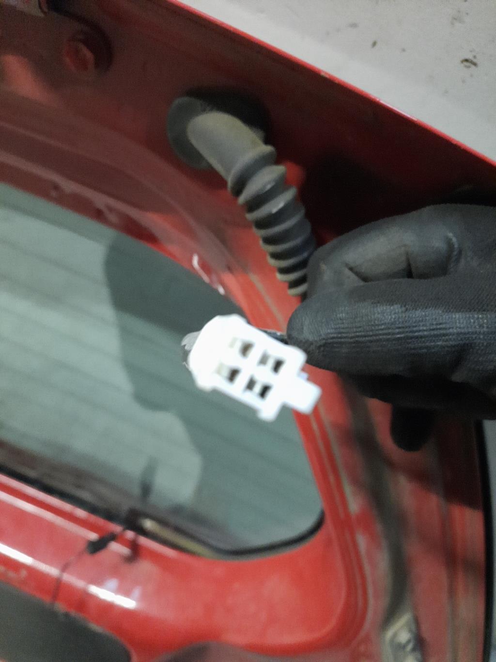 Portabagagli/Portellone posteriore NISSAN PIXO Gasolina - 1