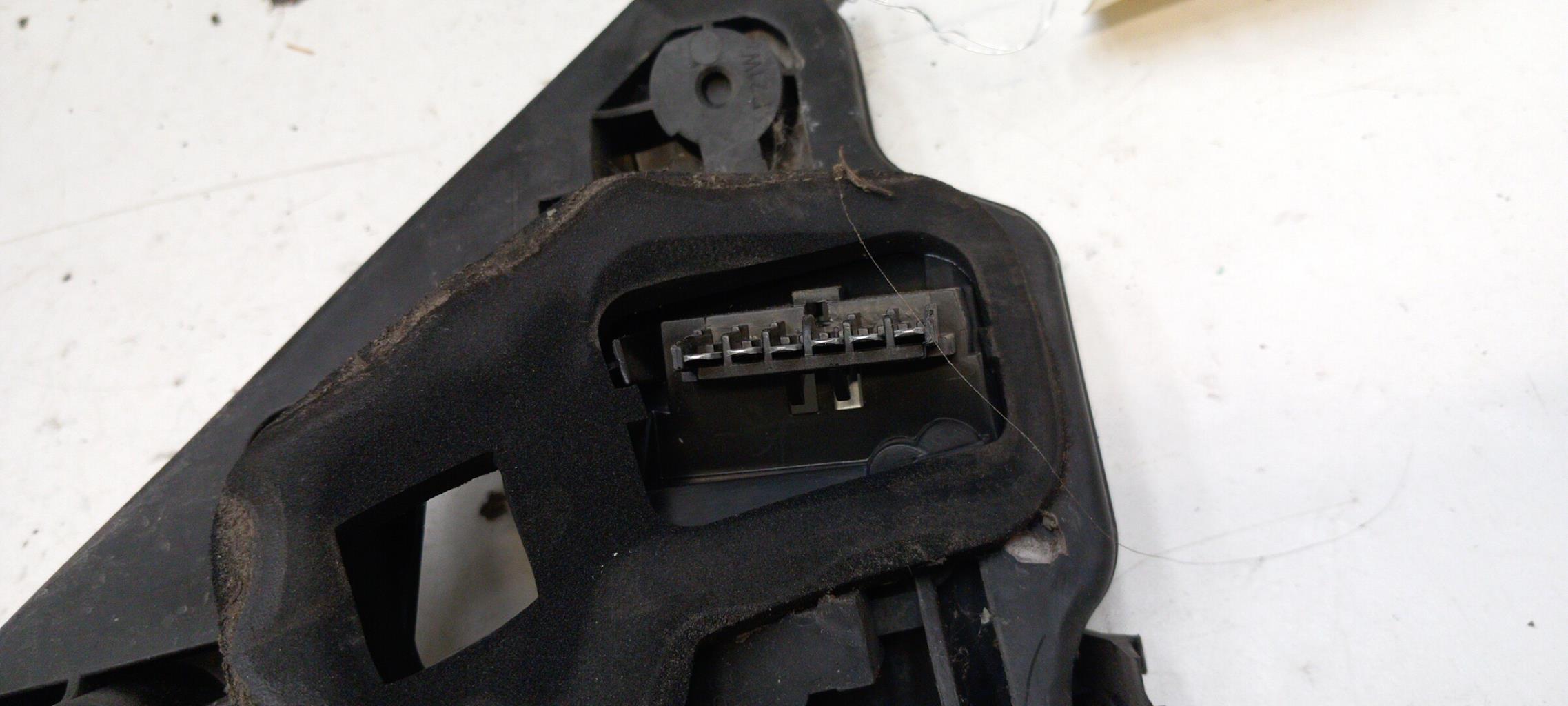 Base portalampade fanale posteriore destro OPEL ASTRA H PHASE 1 Diésel - 1