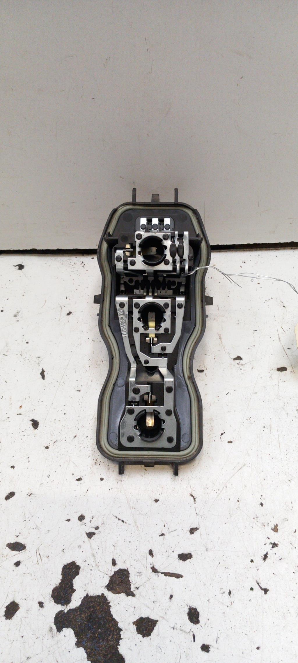 Base portalampade fanale posteriore destro RENAULT SCENIC 2 PHASE 1 Diésel - 1
